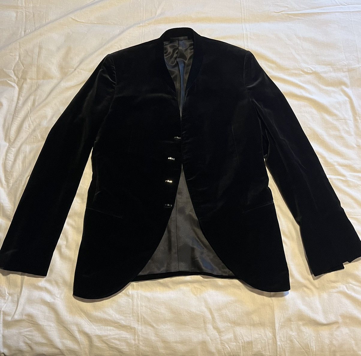 Louis Vuitton Louis Vuitton black velvet jacket. Size US M / EU 48-50 / 2 - 2 Thumbnail