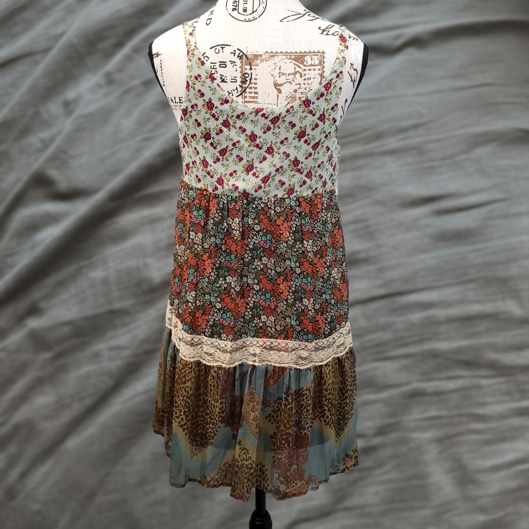 Vintage American Rag Cie Midi Dress Womens Small Multi Floral Lace Trim Boho Cottagecore Dress Size S / US 4 / IT 40 - 1 Thumbnail
