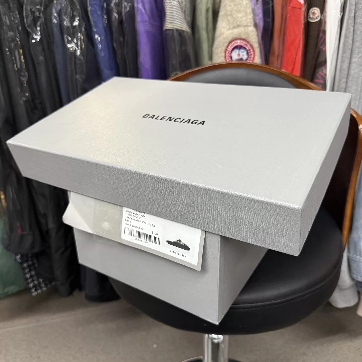 Balenciaga Balenciaga Furry Black Teddy Coke Slipper 39 New, Tried On Size US 8.5 / EU 41-42 - 9 Thumbnail