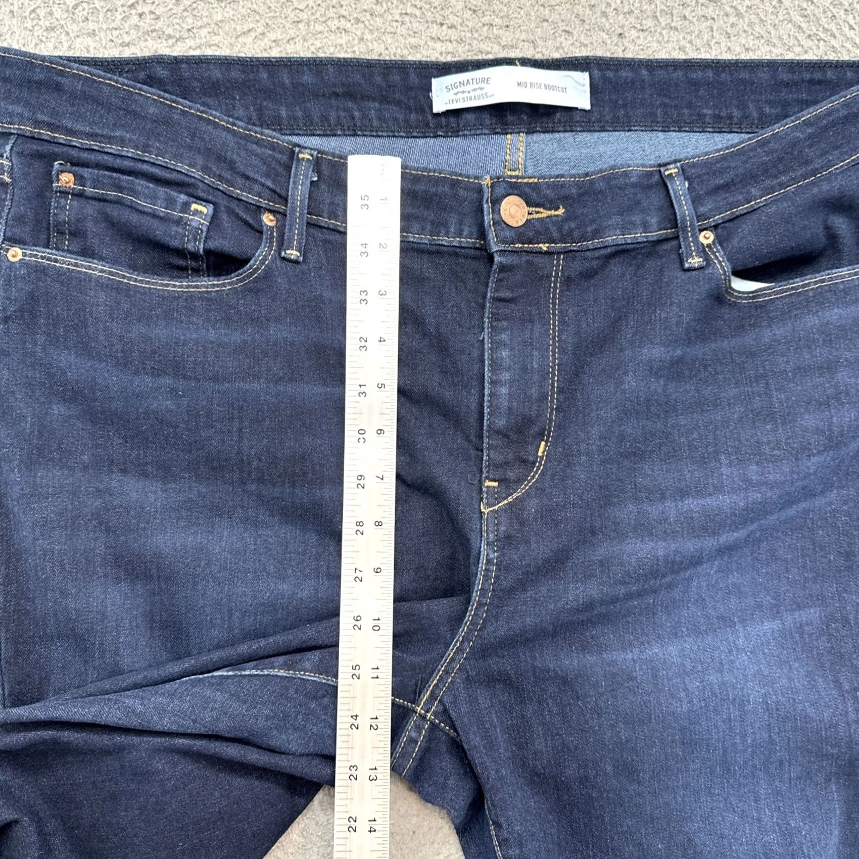 Levi's Levi's Signature Jeans Mid Rise Boot Cut Dark Wash 20M Plus Women - Denim 5-Pocket Blue Vintage No 32in Inseam Mens Womens Girls Size 42" / US 20 - 5 Thumbnail