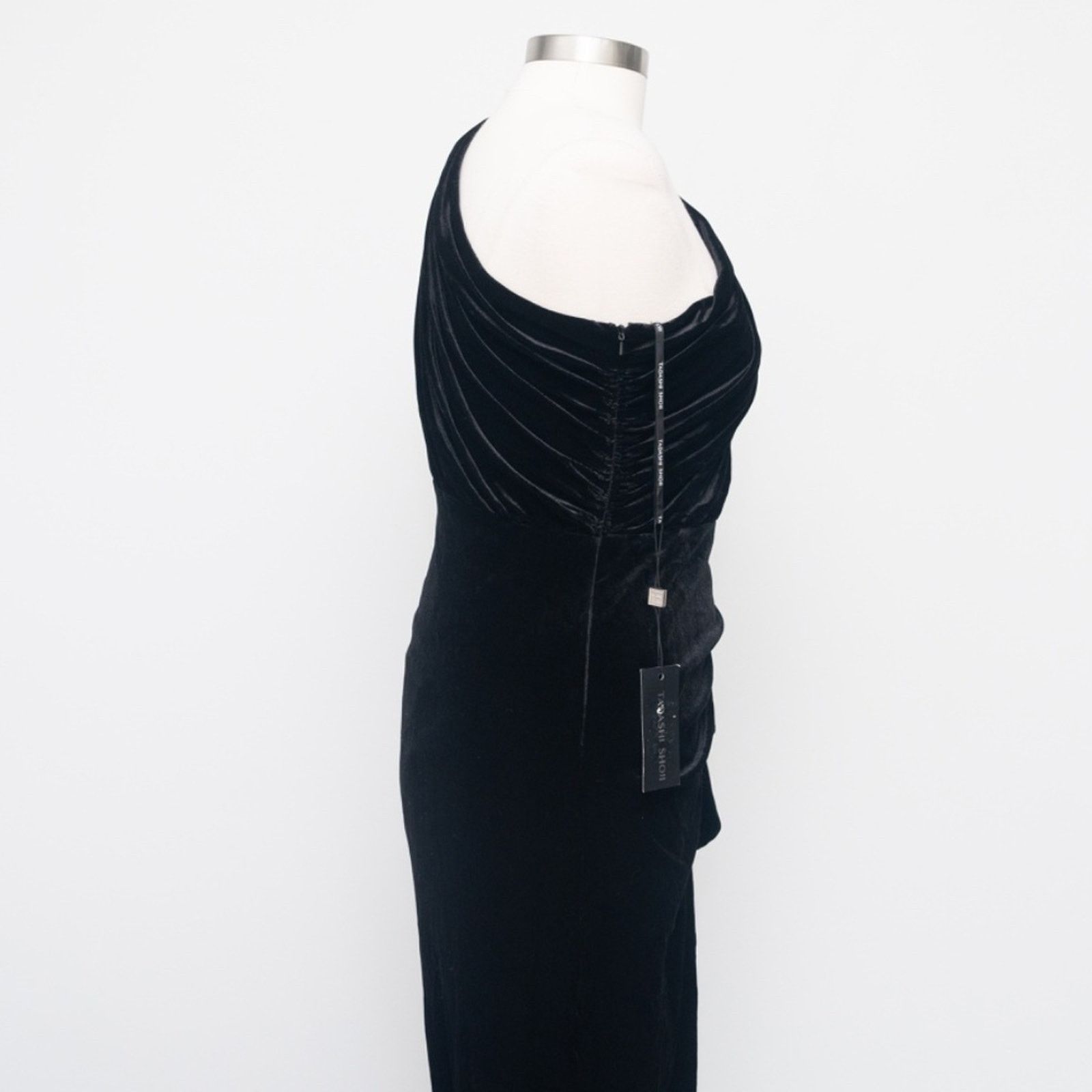 Tadashi Shoji Tadashi Shoji. Velvet Draped One-Shoulder Gown. Size L / US 10 / IT 46 - 14 Thumbnail