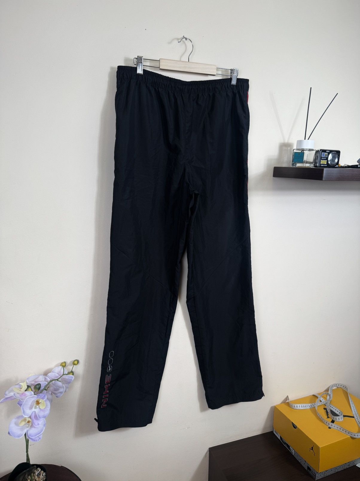 Nike Vintage Nike Nylon Pants Swoosh Black 90s Streetwear XL Size US 32 / EU 48 - 16 Thumbnail