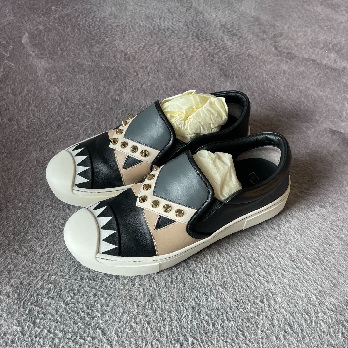 Fendi Fendi Black Lowtop Sneakers 35 Women Size US 5 / IT 35 - 1 Thumbnail