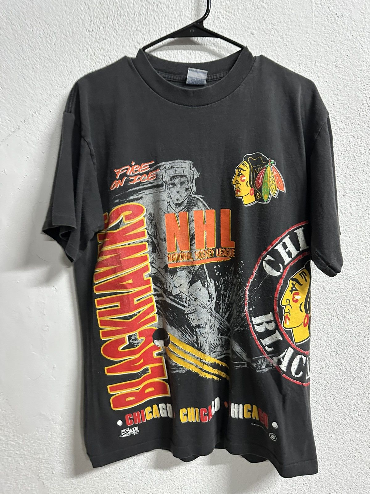 NHL Vintage Chicago Blackhawks hockey all over print T-shirt Size US L / EU 52-54 / 3 - 2 Thumbnail