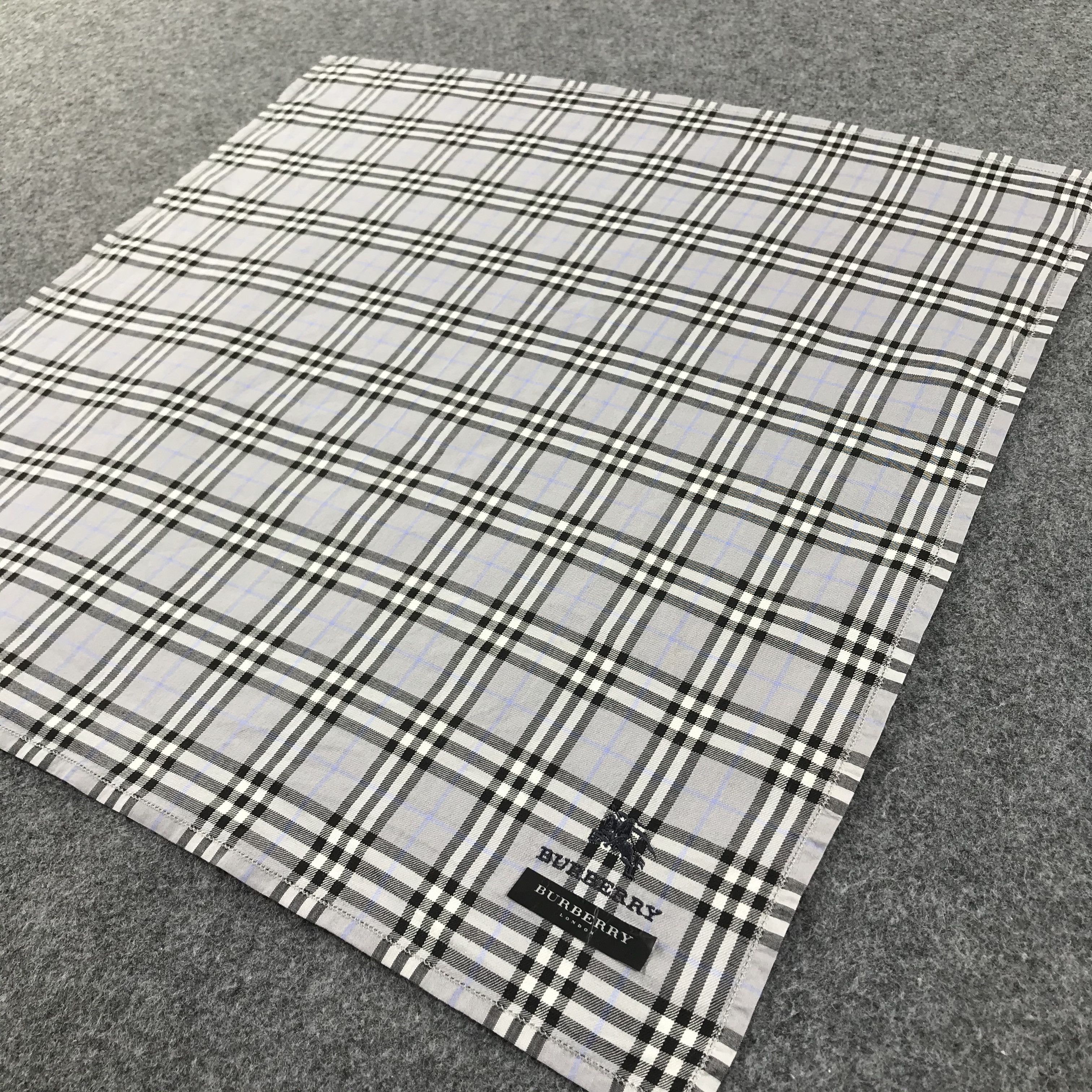 Burberry × Vintage Burberry Nova Check Handkerchief Bandana Neckerchief H209 Size ONE SIZE - 5 Thumbnail