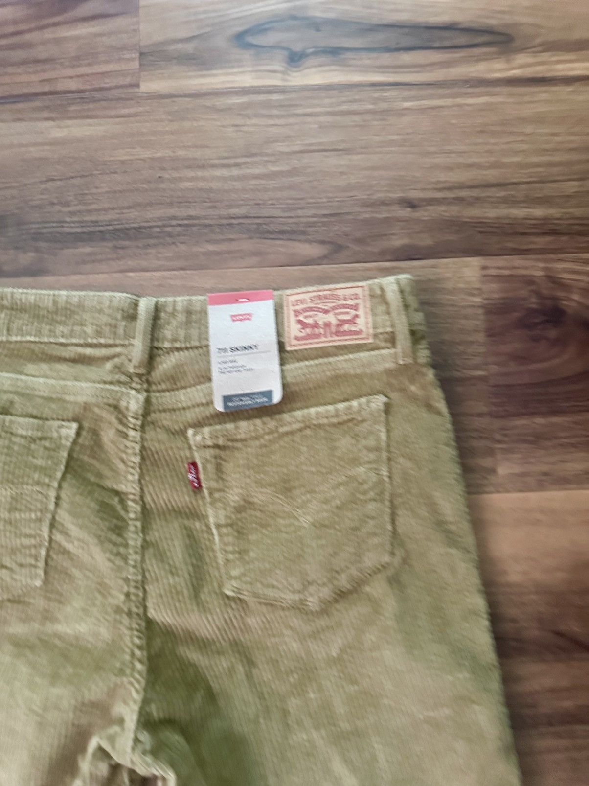 Levi's Vintage Clothing Vintage Levi’s khaki 711 31x30 corduroy jeans Size US 31 - 3 Thumbnail