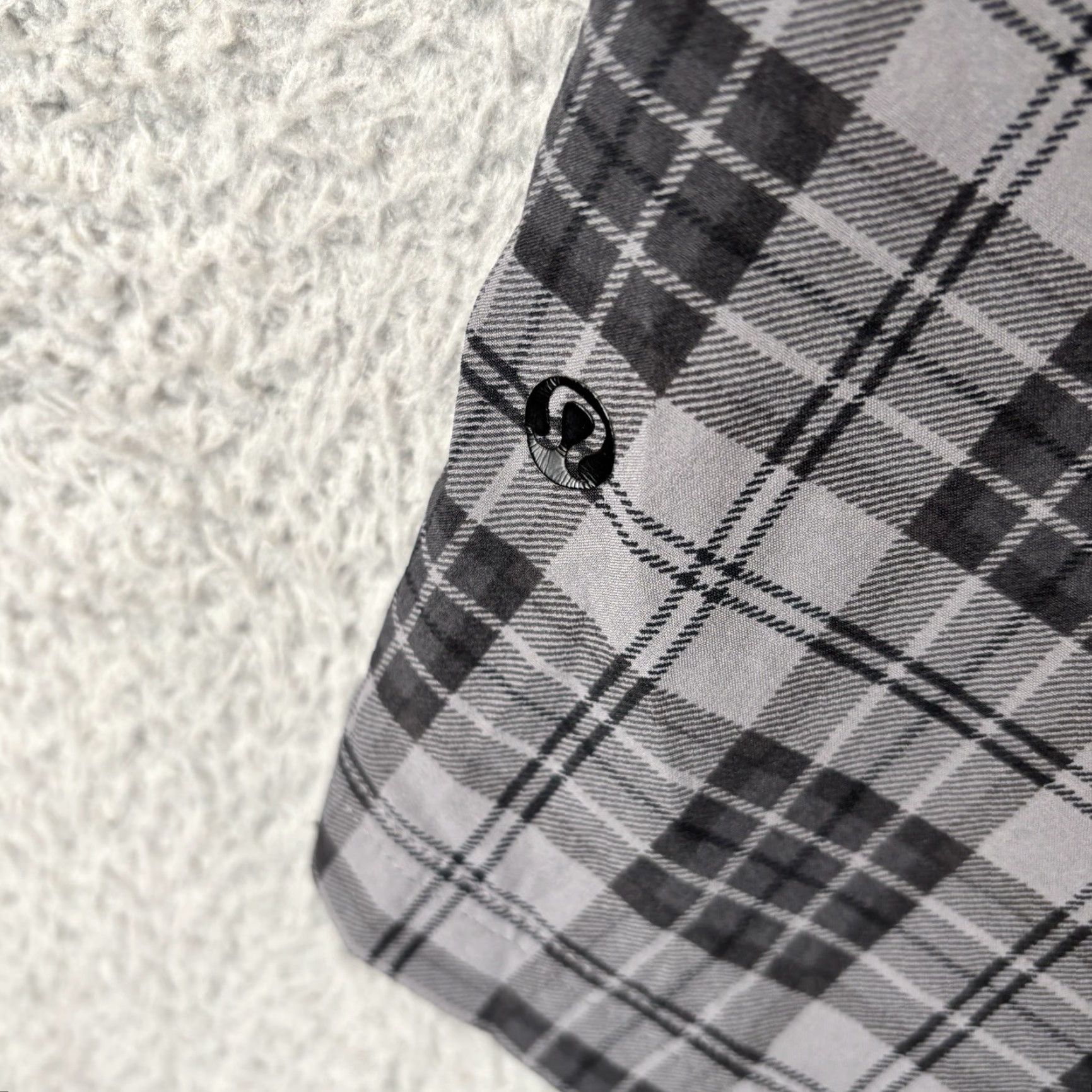 Lululemon Lululemon Athletica Shorts Mens 40 Black Gray Tartan Plaid Golf Casual Preppy Shorts Size US 40 / EU 56 - 3 Thumbnail