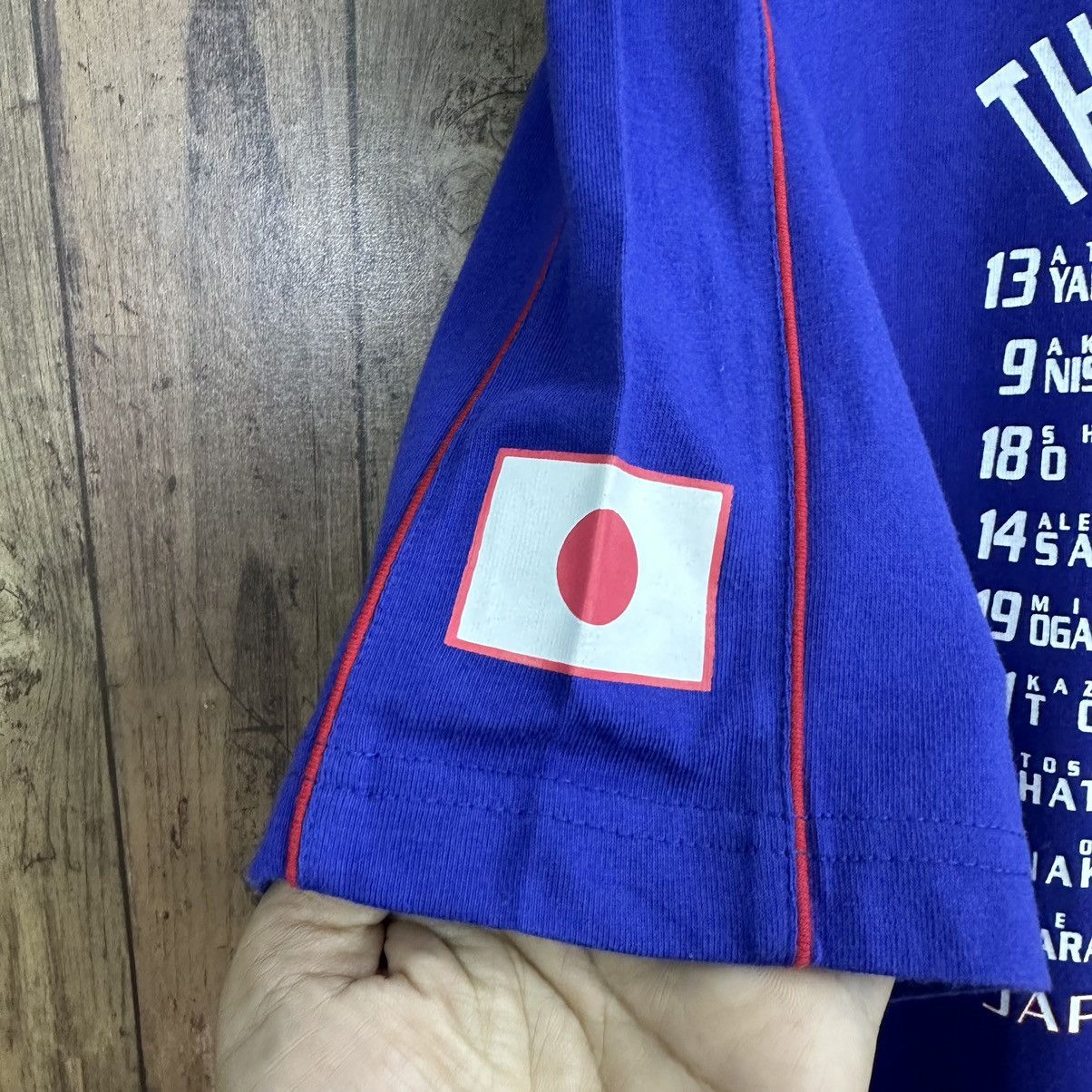 Adidas Vintage Japan Football Squad World Cup Player Tshirt A713 Size US L / EU 52-54 / 3 - 3 Thumbnail