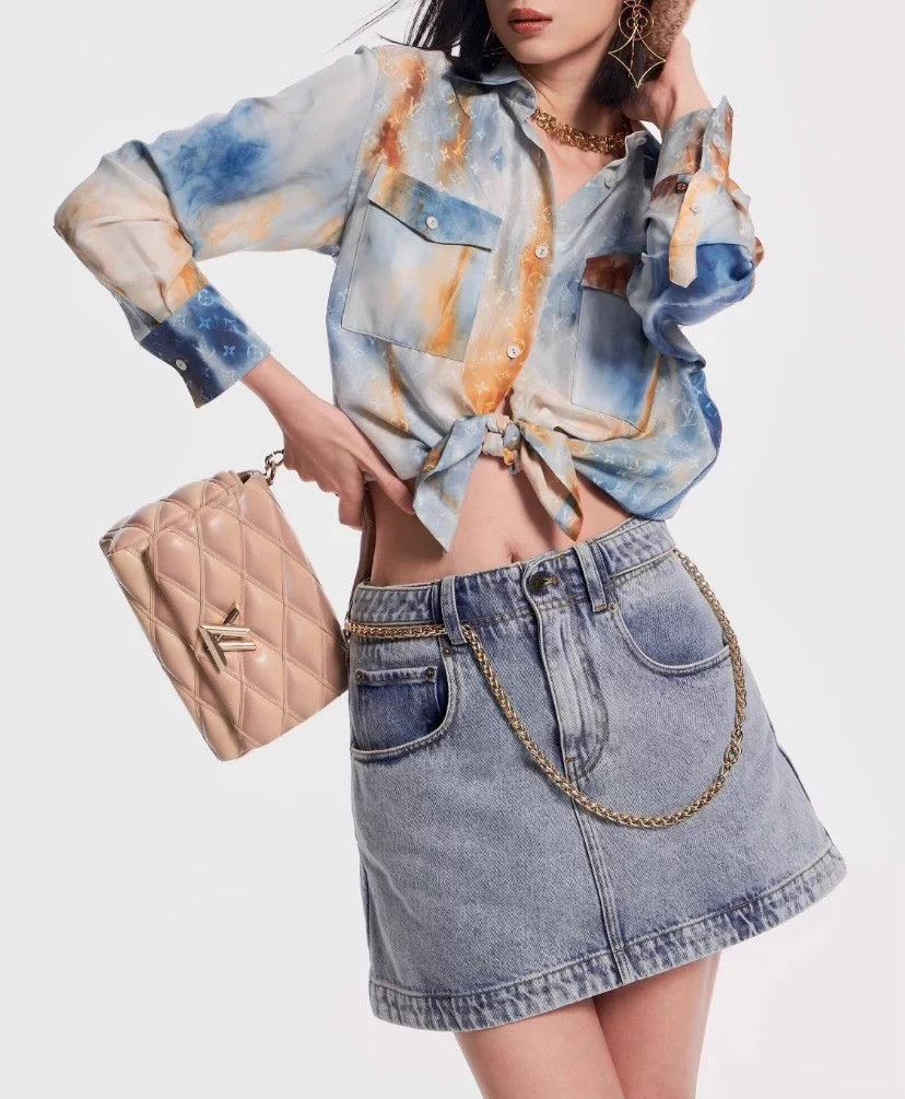 Louis Vuitton LV All Over Monogram Tie-Dye Gradient Silk Shacket Size S / US 4 / IT 40 - 5 Thumbnail