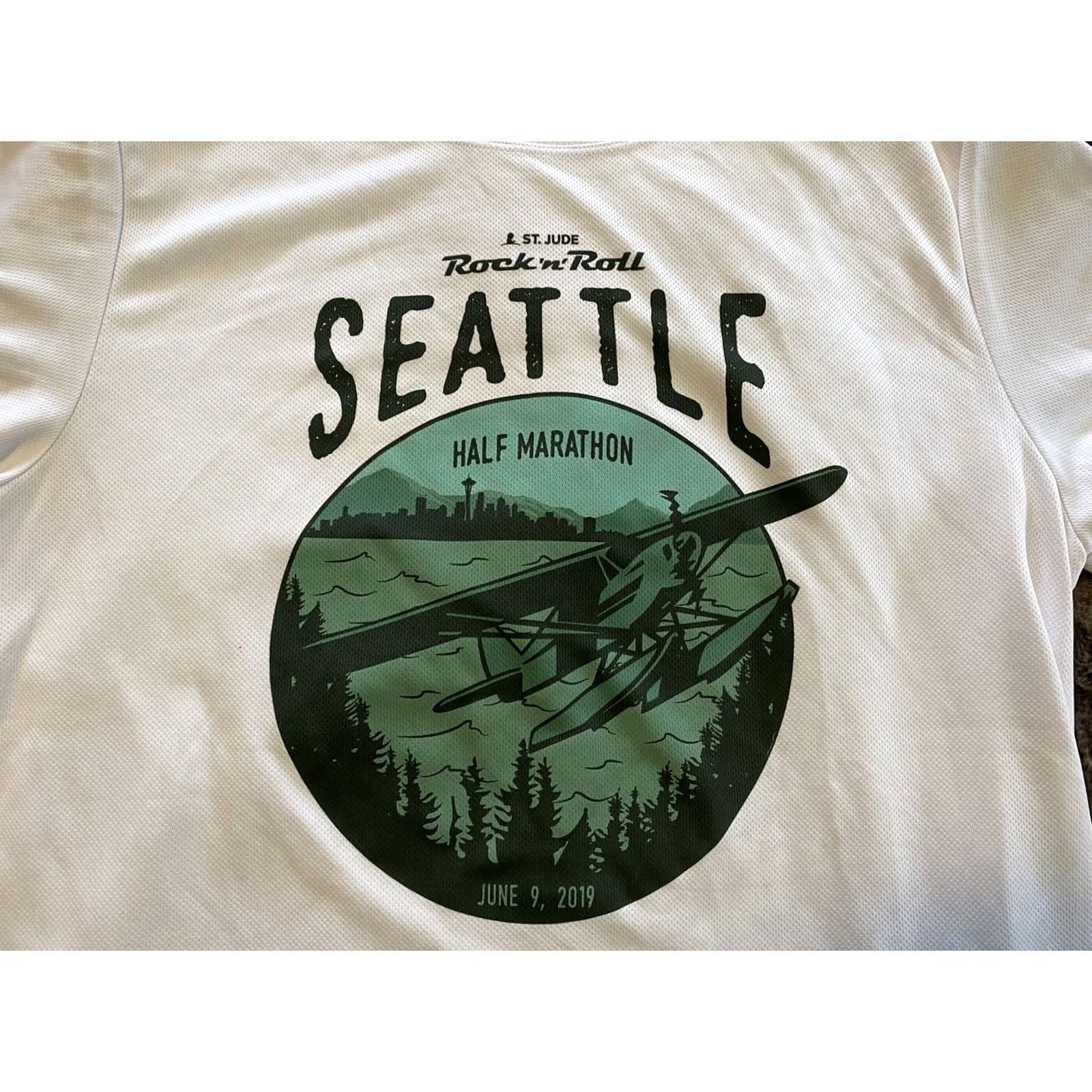 Brooks Rock & Roll Seattle Half Marathon Shirt Men’s Size M Brooks Size US M / EU 48-50 / 2 - 3 Thumbnail