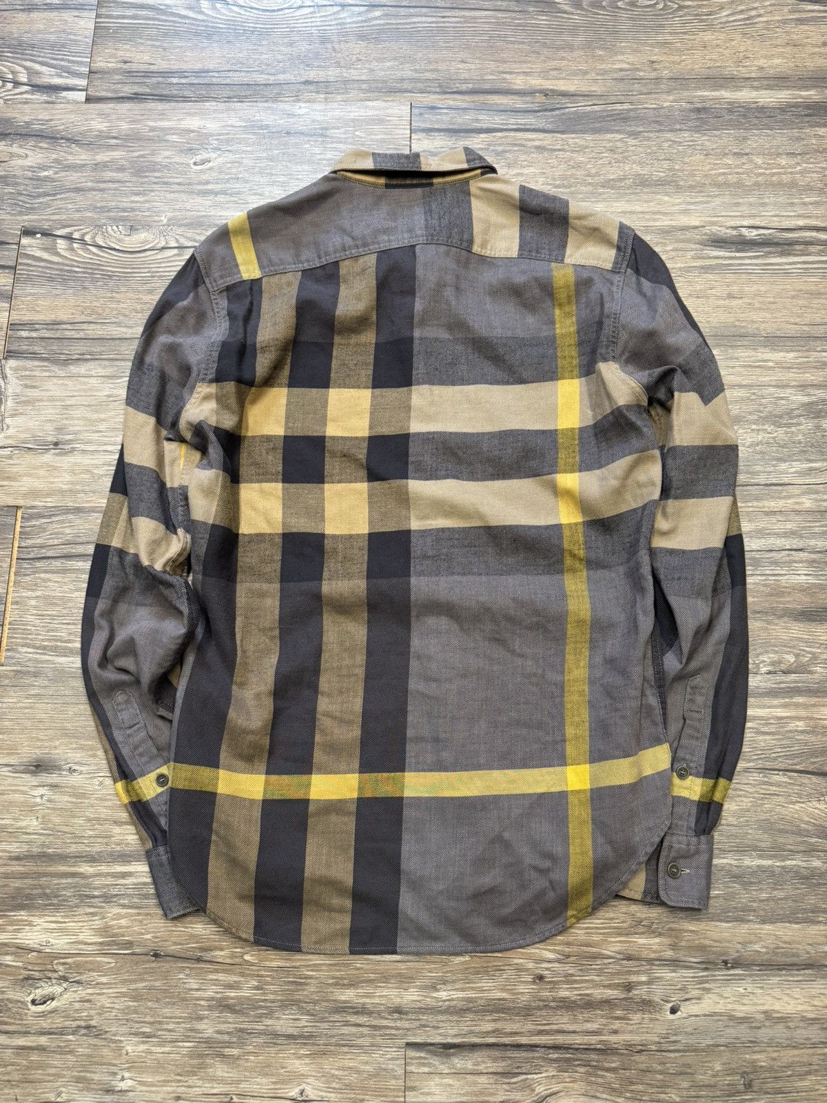 Burberry BURBERRY PLAID CHECK PATTERN COLLARED BUTTON UP SHIRT Size US S / EU 44-46 / 1 - 5 Thumbnail