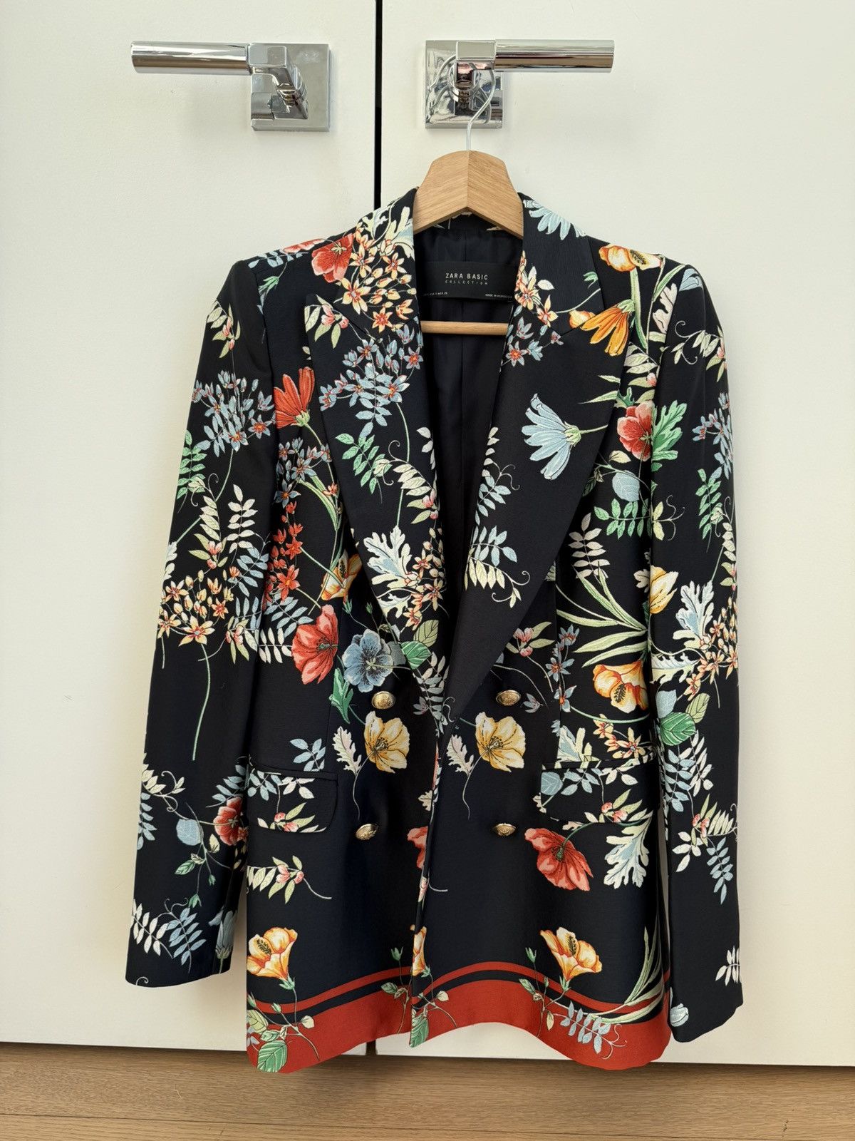 Zara ZARA Floral Blazer with Gold Buttons Size S / US 4 / IT 40 - 1 Preview