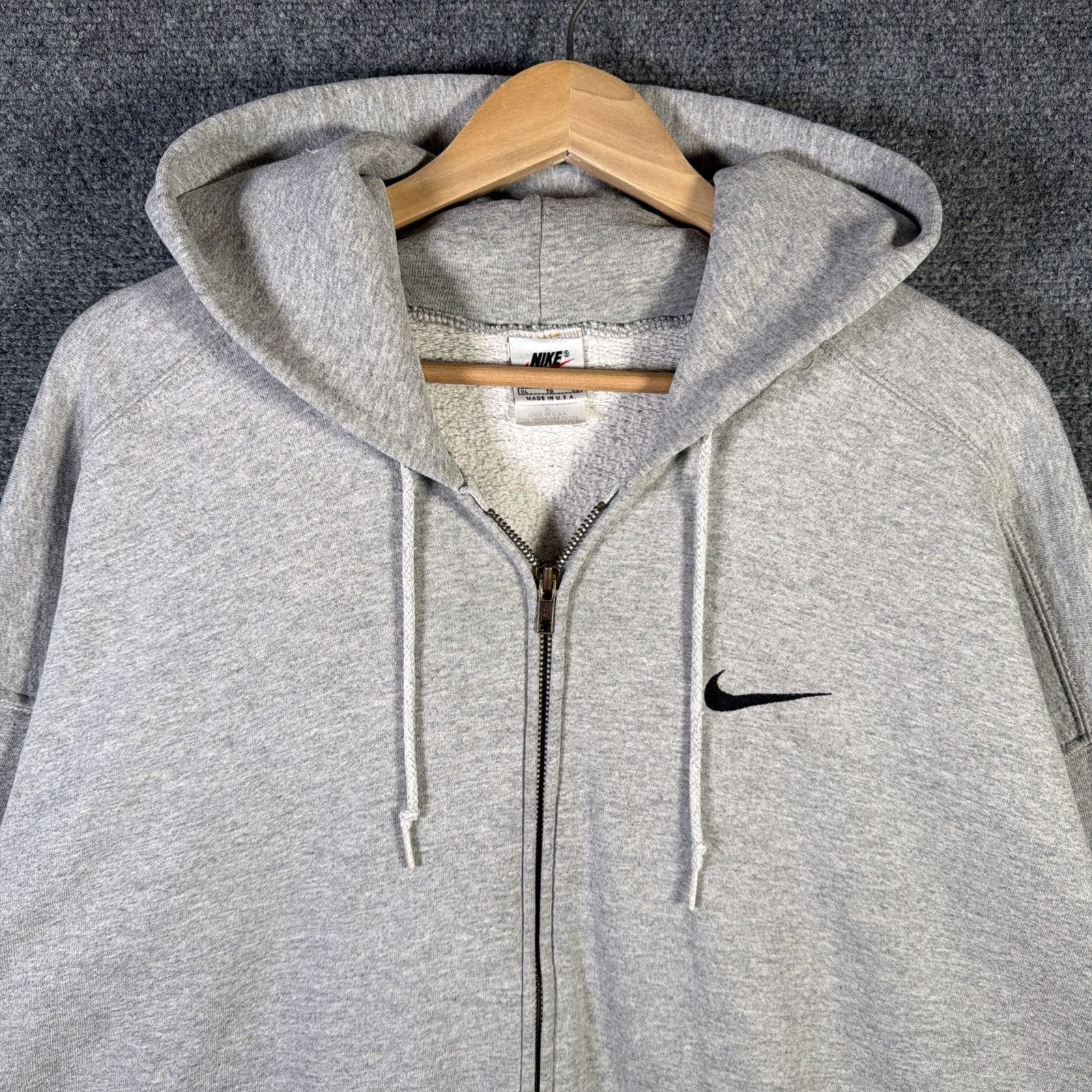Nike Vintage Nike Hoodie Mens XL Gray Center Swoosh Skate 90s Size US XL / EU 56 / 4 - 3 Thumbnail