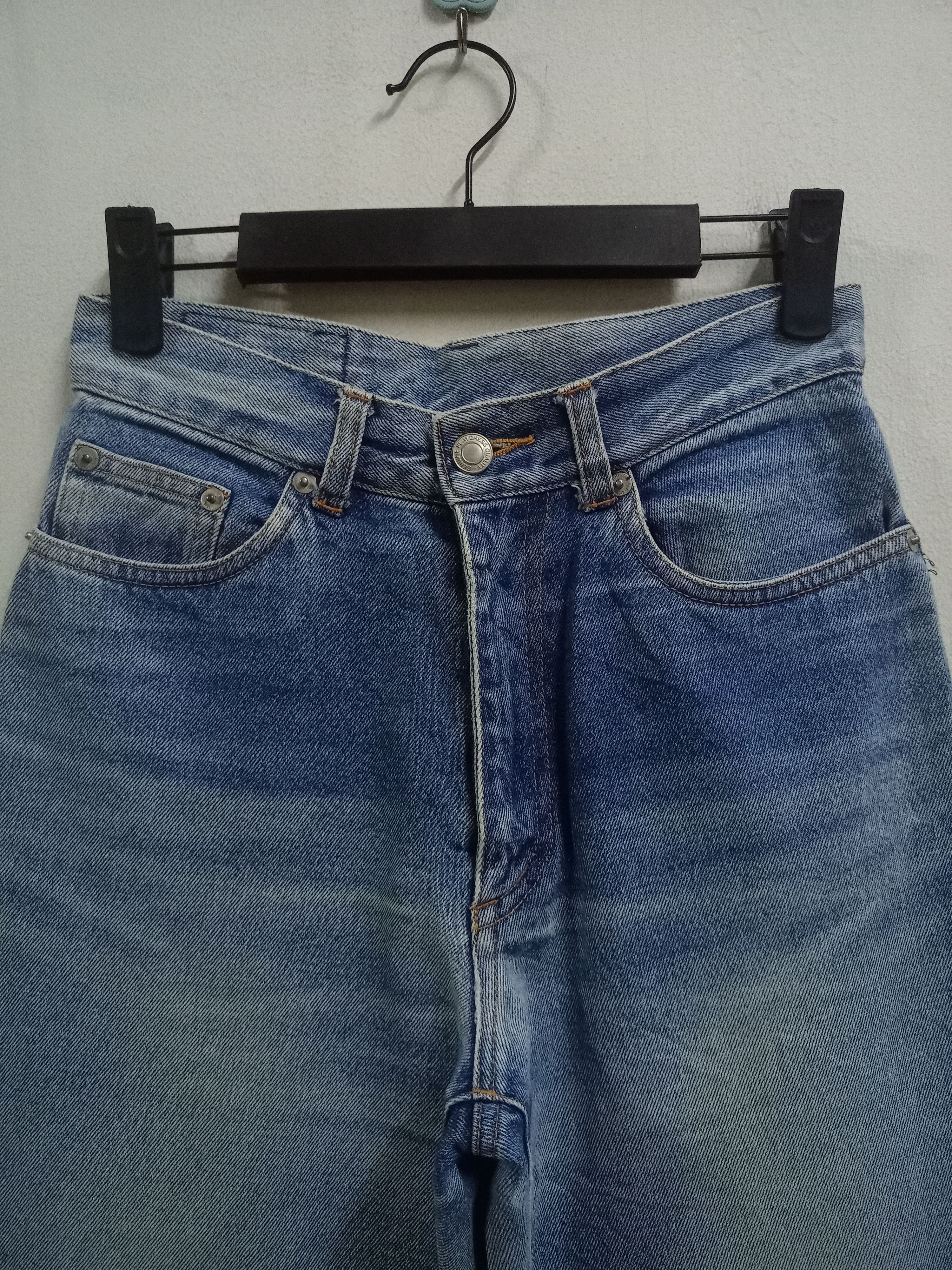 Japanese Brand Vintage Japanese Brand Blue Wash Distressed Flare Jeans Size US 26 / EU 42 - 4 Thumbnail