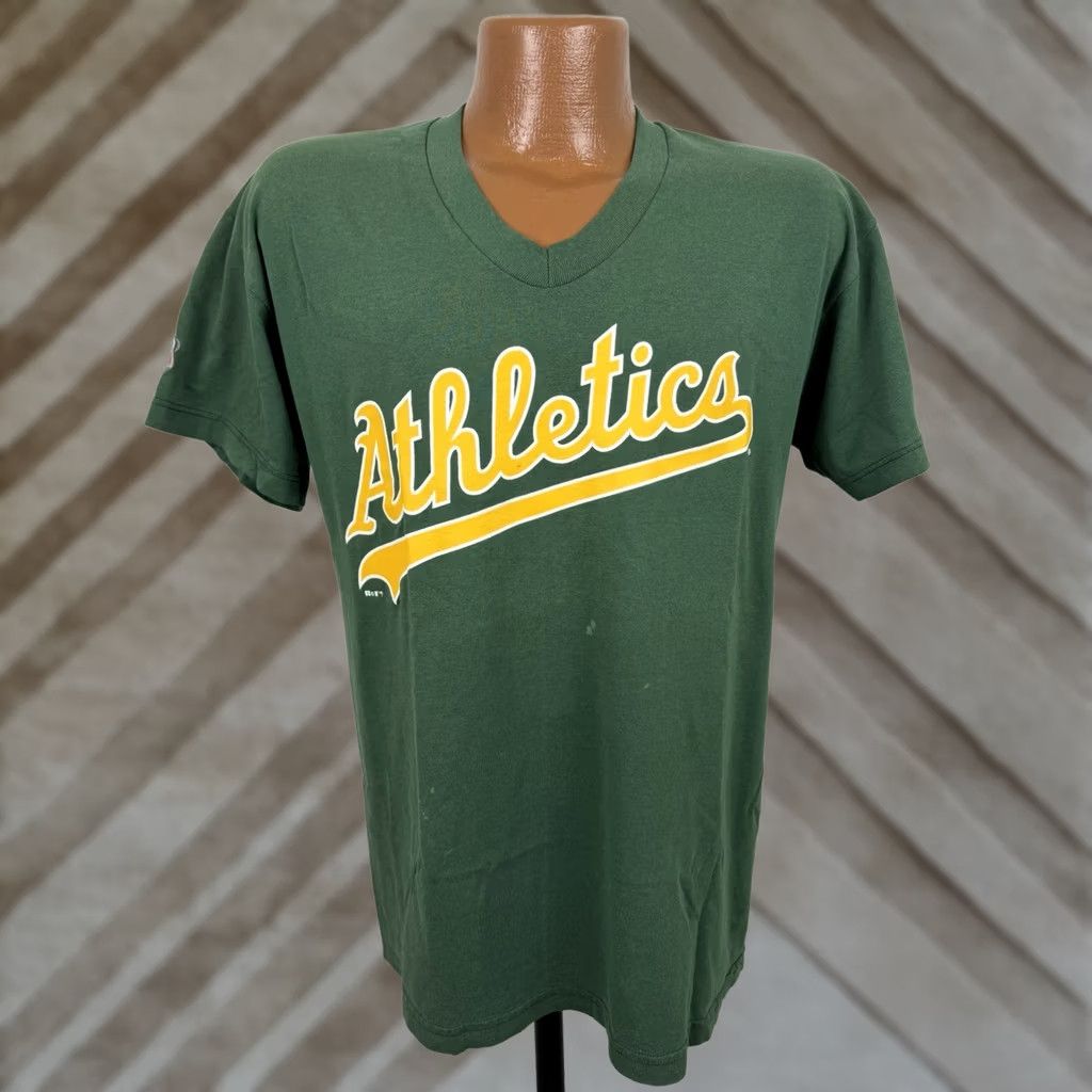 Russell Athletic VINTAGE Russell Athletic Baseball T-Shirt Mens M Green 90s Graphic Print V-Neck Short Sleeve Shirt Mens Size US M / EU 48-50 / 2 - 1 Thumbnail