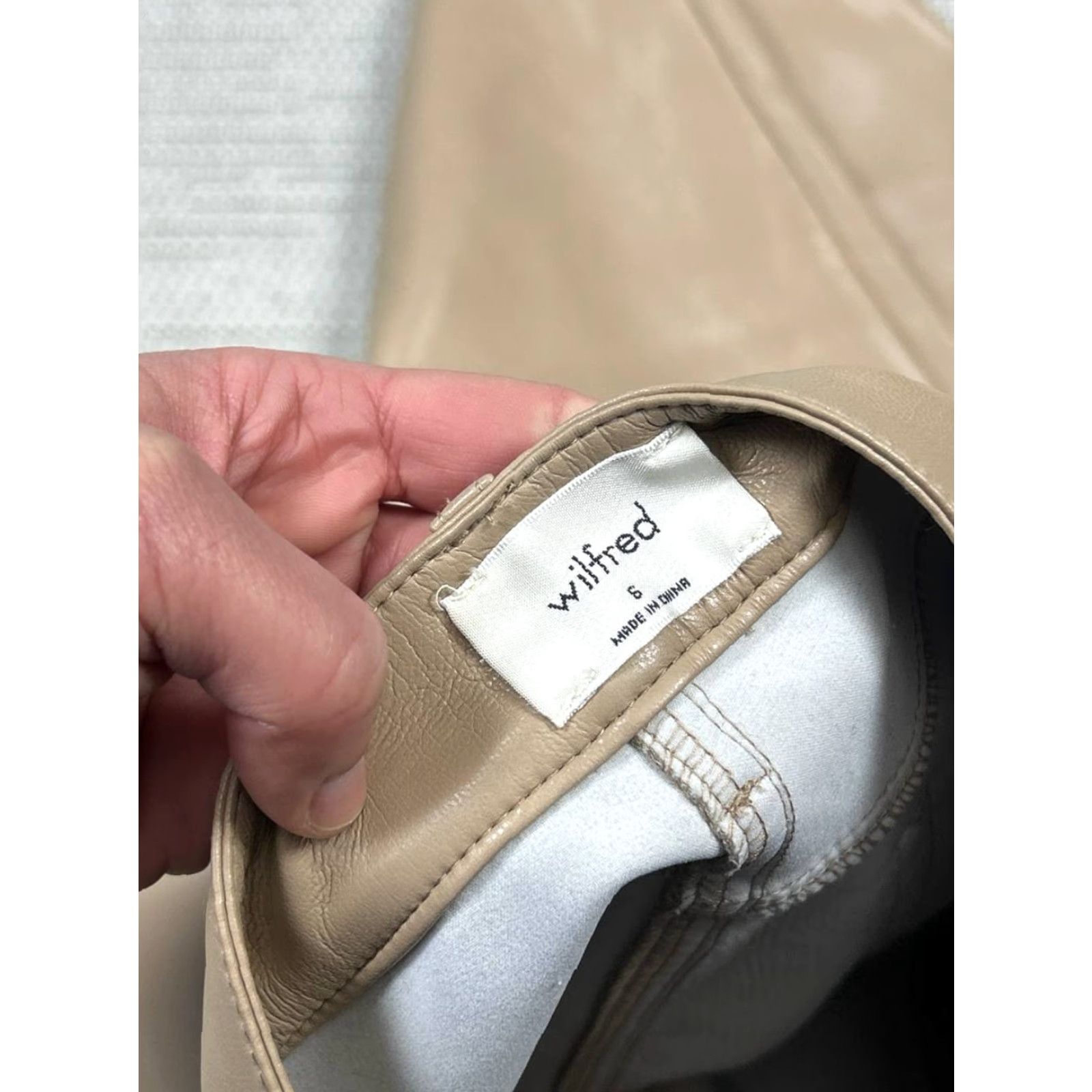 Vintage Wilfred Vegan Leather Melina Pants Womens 6 Beige Mid Rise Straight Leg Stretch Size 28" / US 6 / IT 42 - 7 Thumbnail