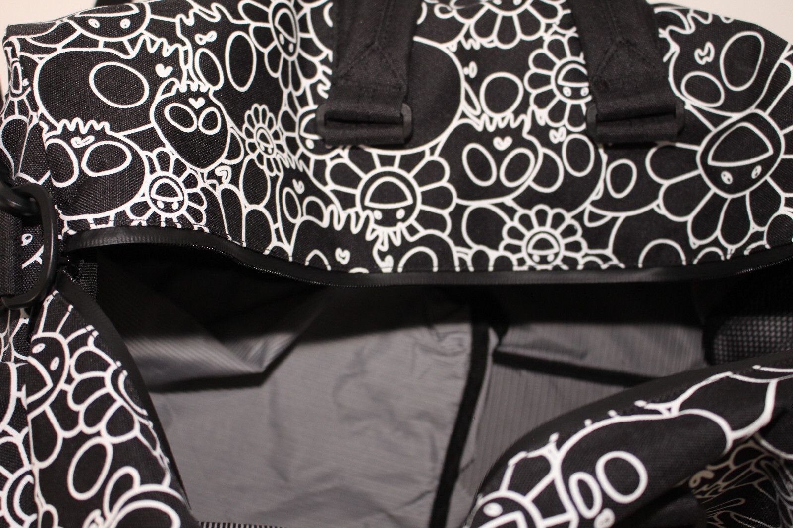 Takashi Murakami Skulls & Flowers Duffle Bag Takashi Murakami ComplexCon Size ONE SIZE - 4 Thumbnail