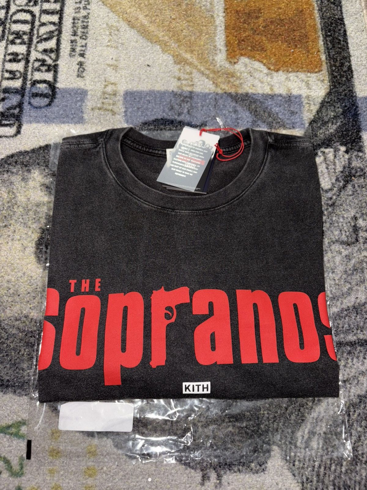 Kith Kith x The Sopranos Main Logo Vintage Tee Size US M / EU 48-50 / 2 - 1 Thumbnail
