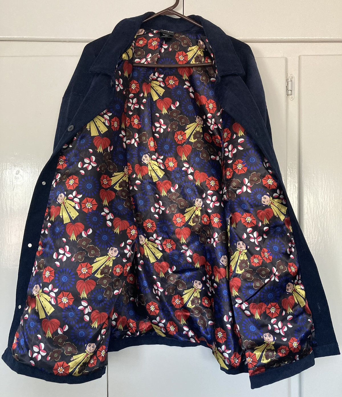 Other CORALINE EMBROIDERED ICONS CHORE JACKET BOX LUNCH EXCLUSIVE Size 3XL / US 20-22 - 3 Thumbnail