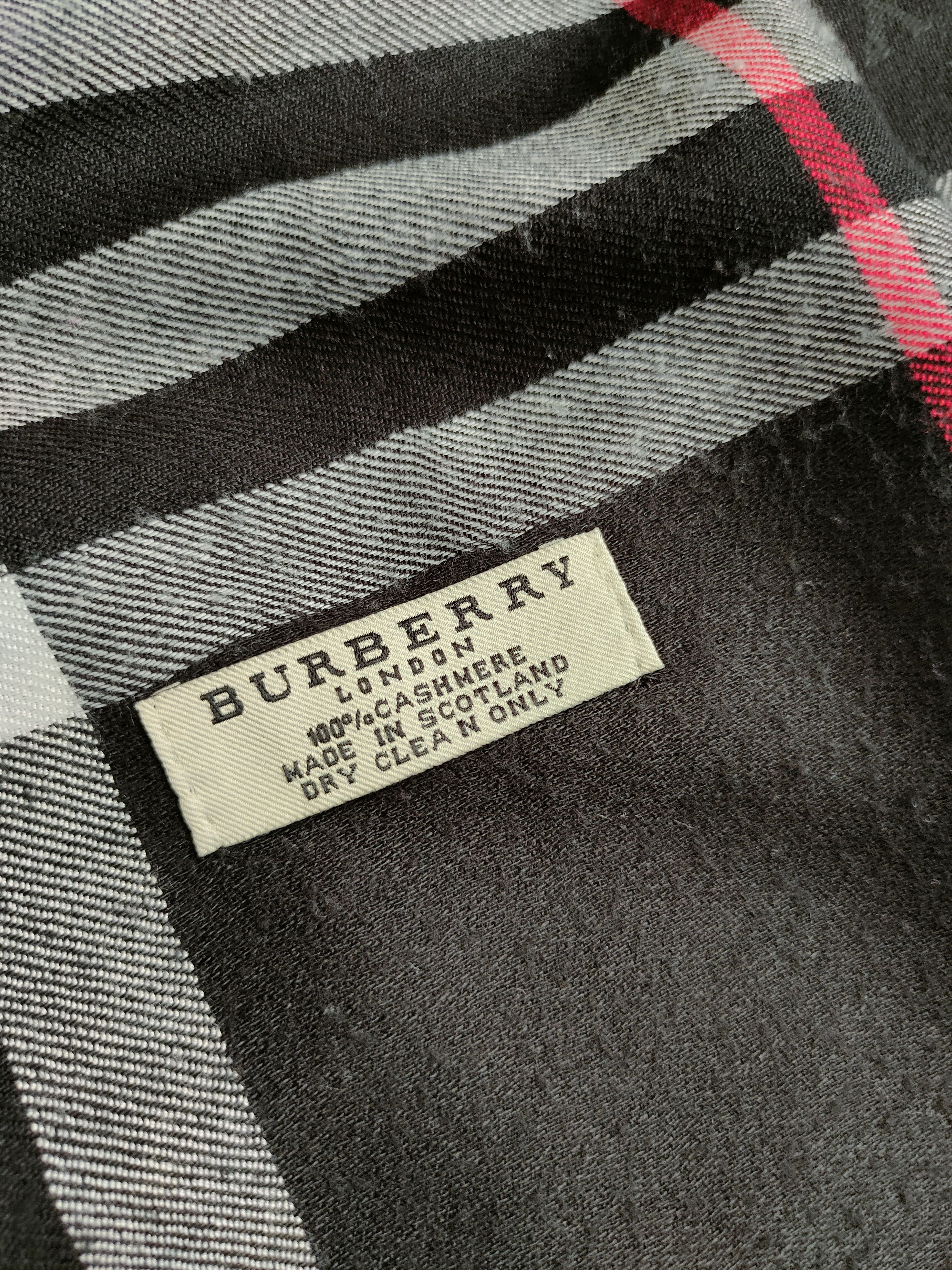 Burberry Vintage Burberry Scarf Uni Burberry Cashmere Scarf Scotland Size ONE SIZE - 4 Thumbnail