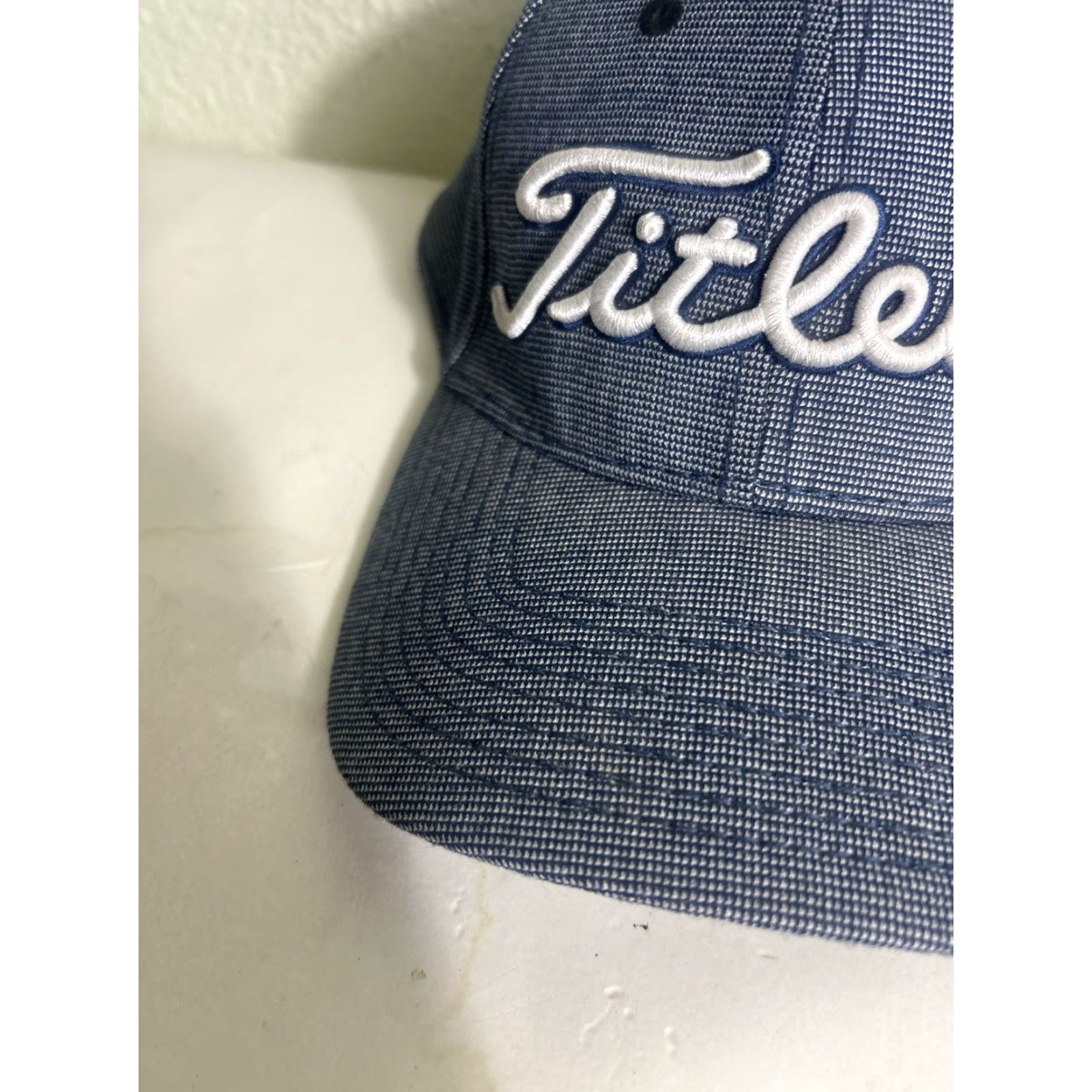 Titleist VINTAGE-NO Titleist Hat Golf Cap XL Gray Plaid Embroidered Logo Adjustable Strap Unisex Adults Cap Style Golf Hat Size ONE SIZE - 4 Thumbnail