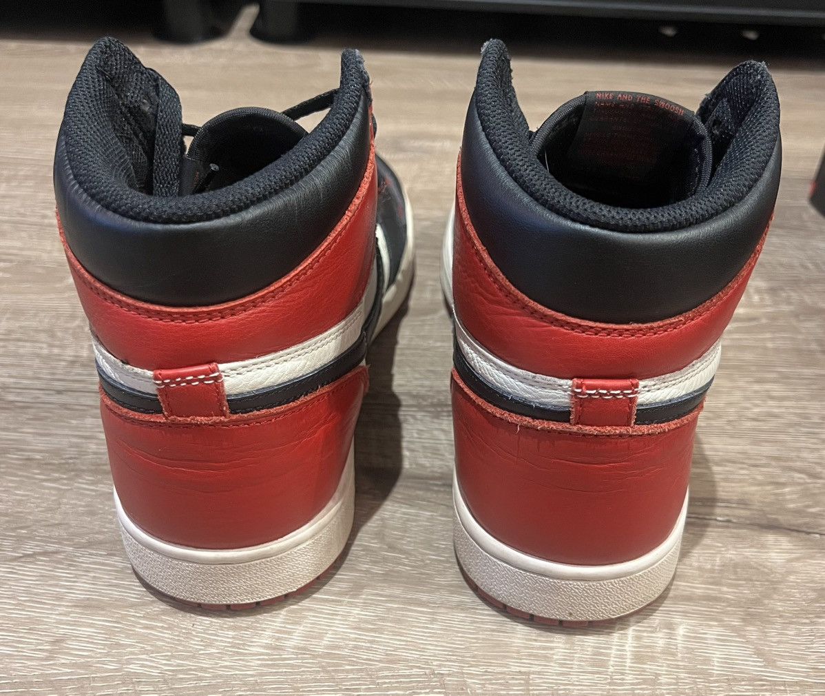 Jordan Brand Air Jordan 1 High Retro Bred Toe Size 10.5 Size US 10.5 / EU 43-44 - 4 Thumbnail