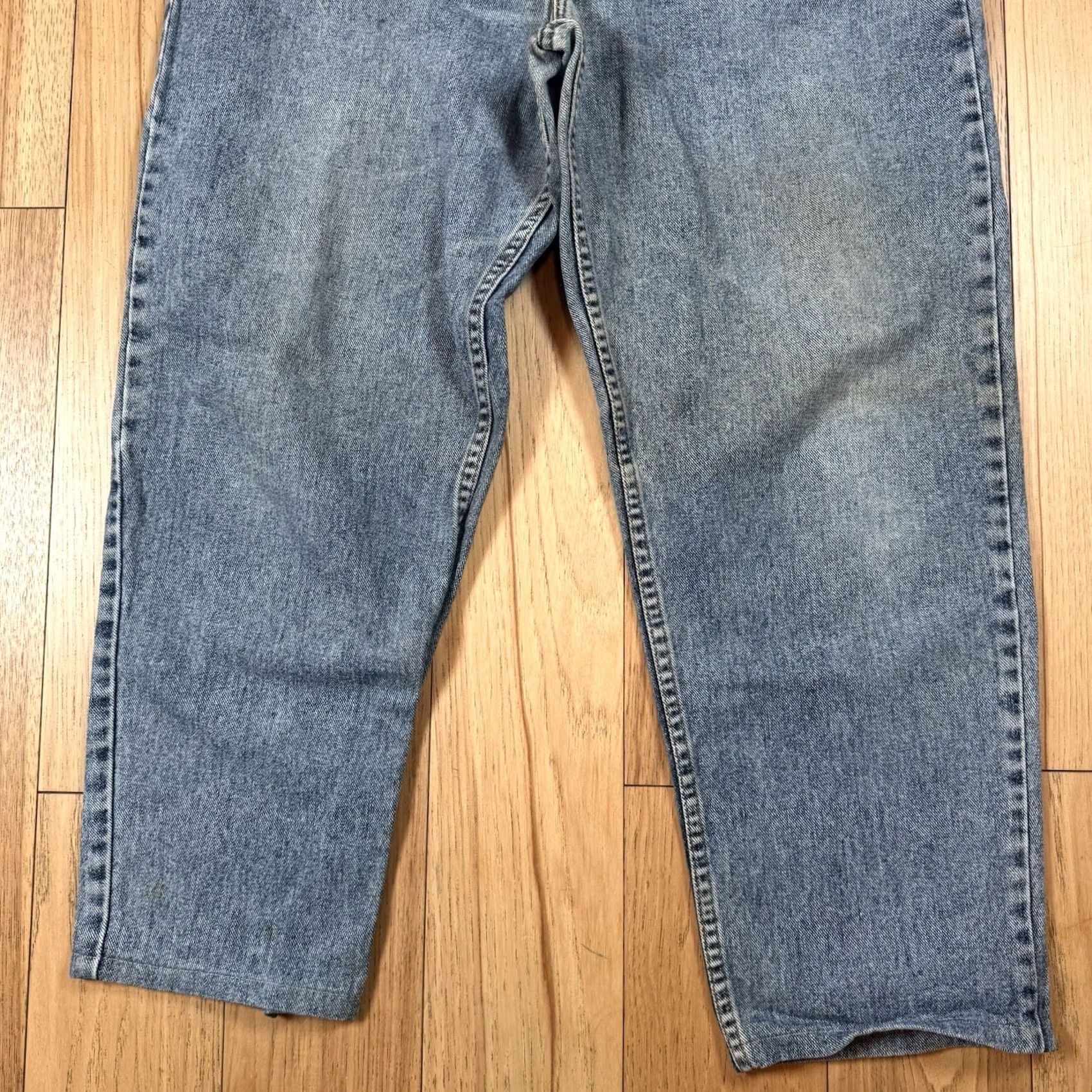 Levi's VINTAGE Levi’s 550 Jeans Men Regular 36 Light Blue 28in 90s USA Made Straight Relaxed 550 Model Size US 36 / EU 52 - 3 Thumbnail