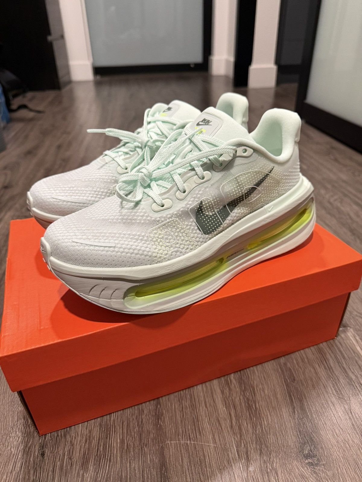 Nike Nike Vomero Premium “Barely Volt” Size US 8.5 / EU 41-42 - 1 Thumbnail