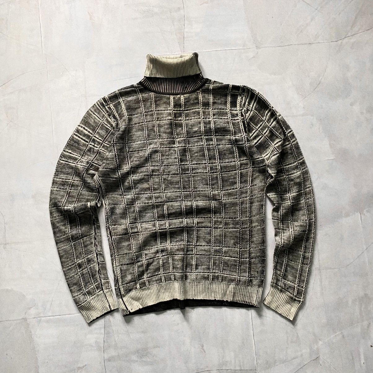 Jean Paul Gaultier 00s Jean Paul Gaultier Painted Faded Long Sleeve Sweater Size US S / EU 44-46 / 1 - 1 Thumbnail