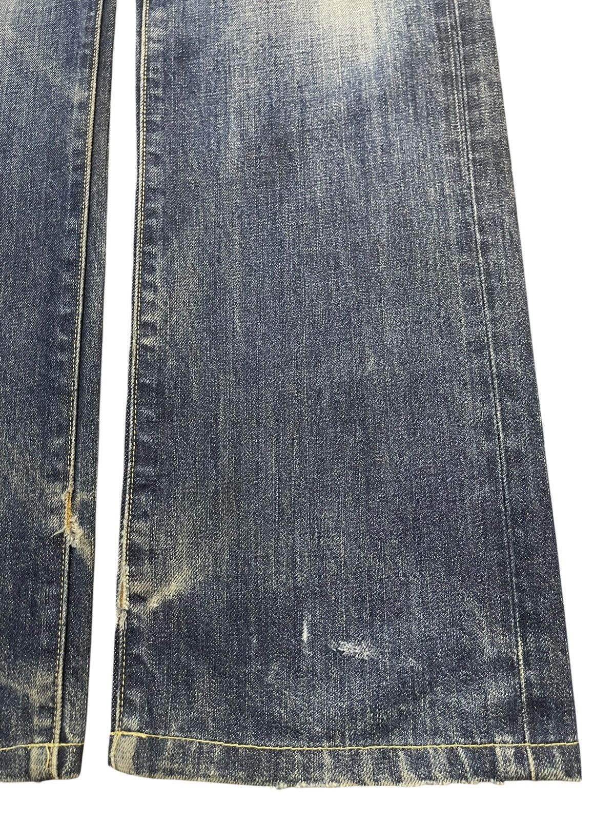 Uniqlo Vintage Japanese Uniqlo Blue Faded Wash Style Jeans Size US 31 - 8 Thumbnail