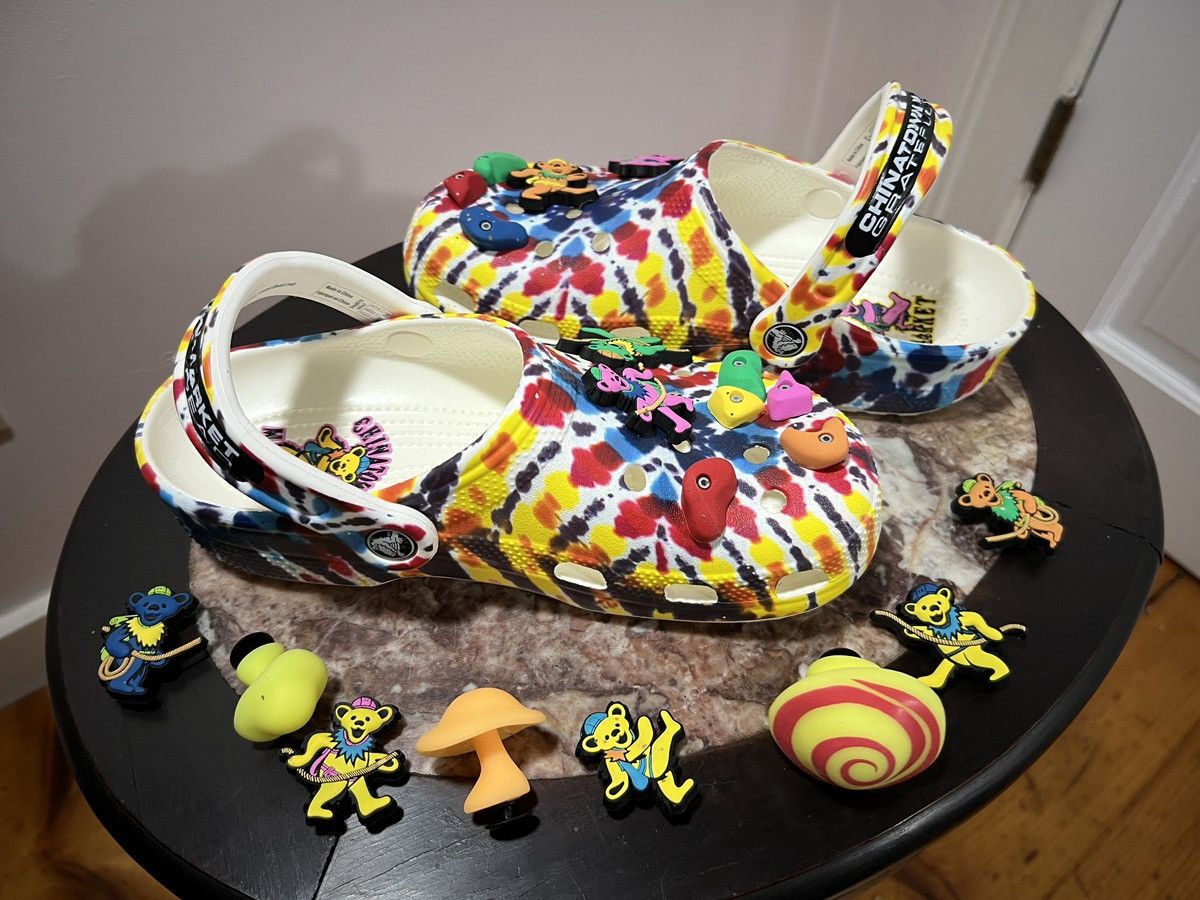 Crocs Half Baked Yellow Tie Dye Clog Shoes Size 10 Grateful Dead Bear Charms 420 Grateful Dead - Crocs Shoe Charms Jibbitz - gratefuldeadshop.com main image 2