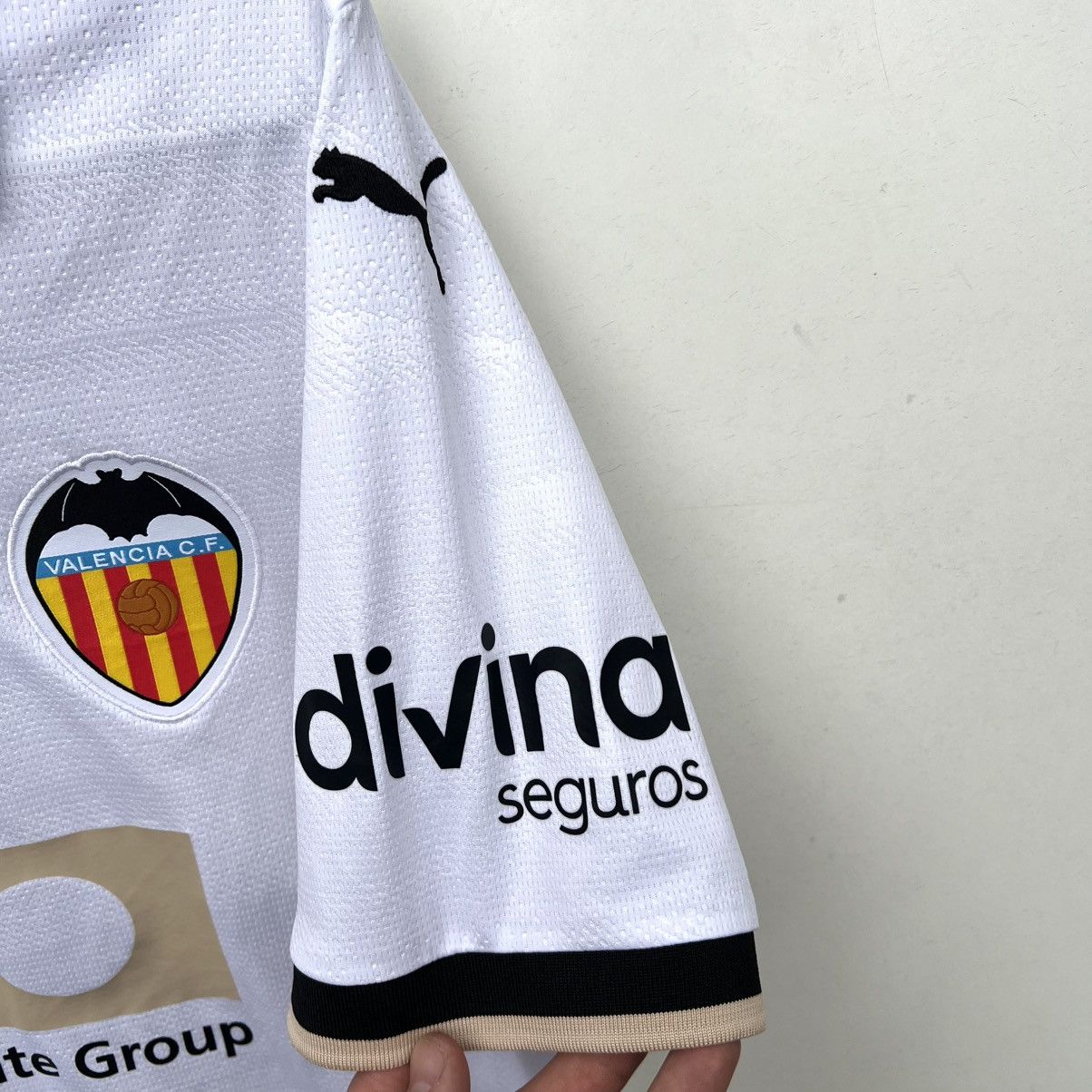 Puma Puma Valencia 2023-2024 Home soccer jersey football Shirt Size US M / EU 48-50 / 2 - 5 Thumbnail