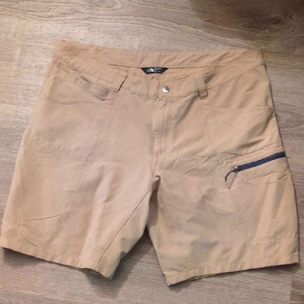 The North Face The North Face Beige Shorts Size 40 Size US 40 / EU 56 - 1 Thumbnail
