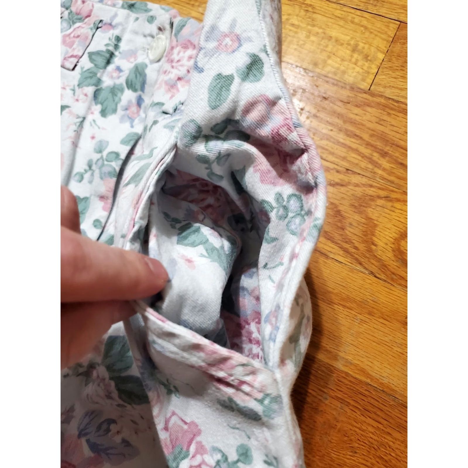 Vintage VINTAGE Best American Clothing Skirt Women's Size S Floral Cotton USA Made knee Length A-Line Buttons Pockets Slit White Spring Summer Fall Womens Size 28" / US 6 / IT 42 - 4 Thumbnail