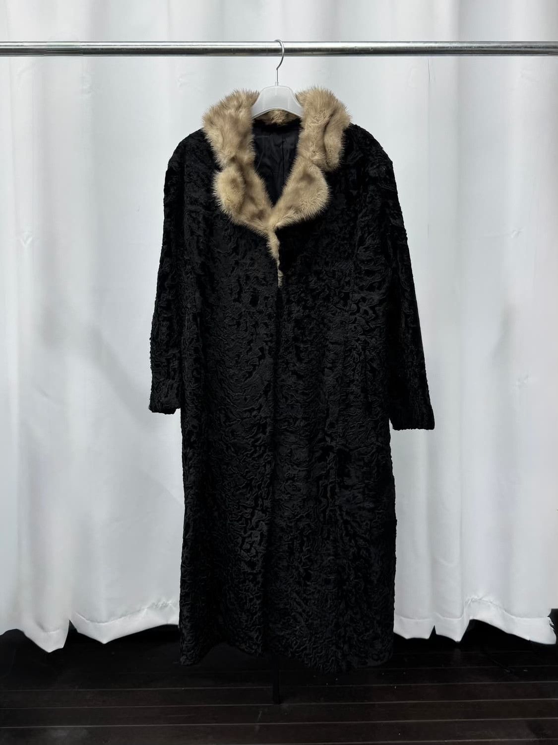 Vintage Vintage Bronze Fur Velvet Coat Size M / US 6-8 / IT 42-44 - 1 Thumbnail