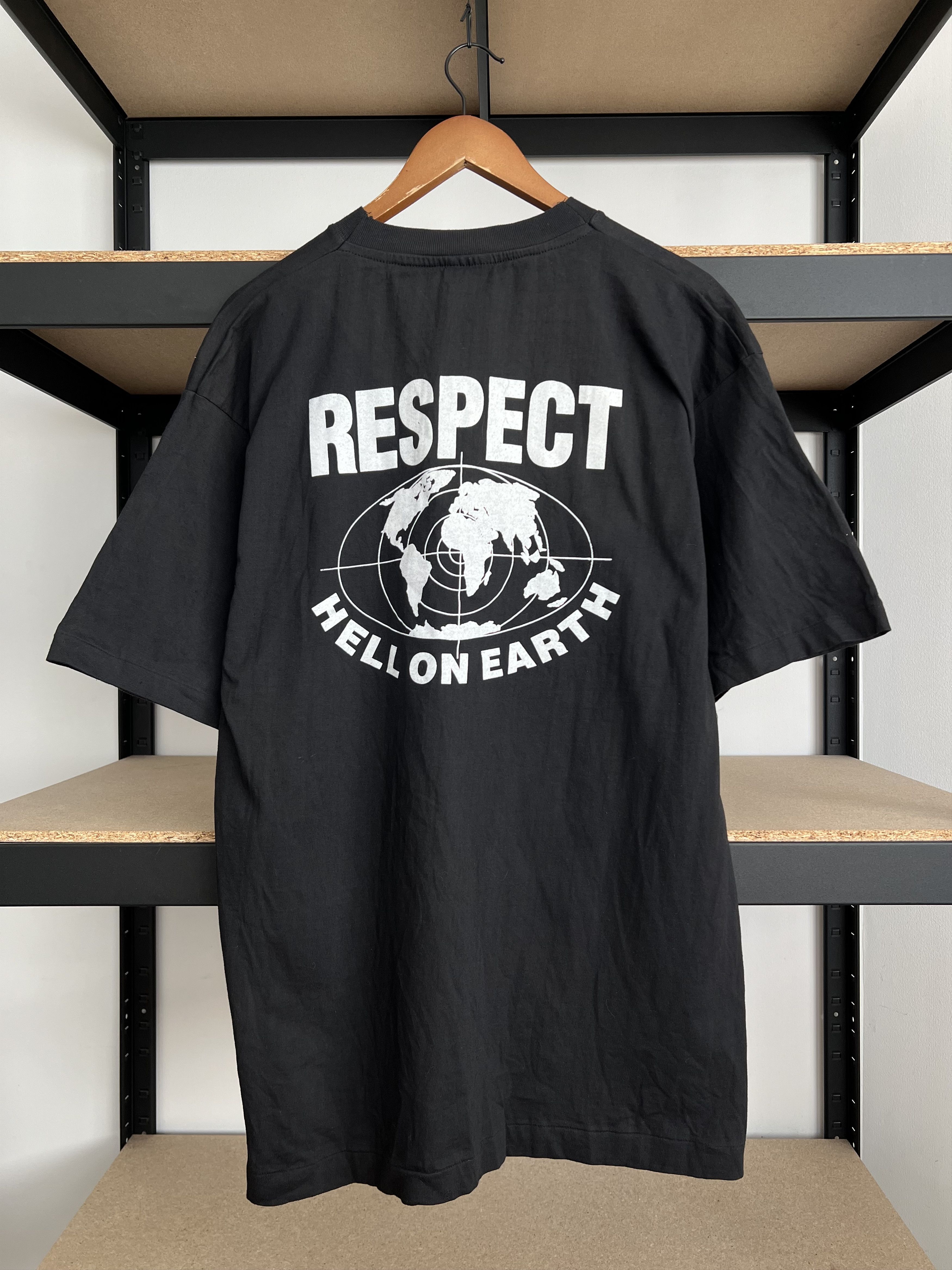 Vintage Vintage 1995 Terror Worldwide Respect Hell On Earth T-shirt Size US XL / EU 56 / 4 - 2 Thumbnail