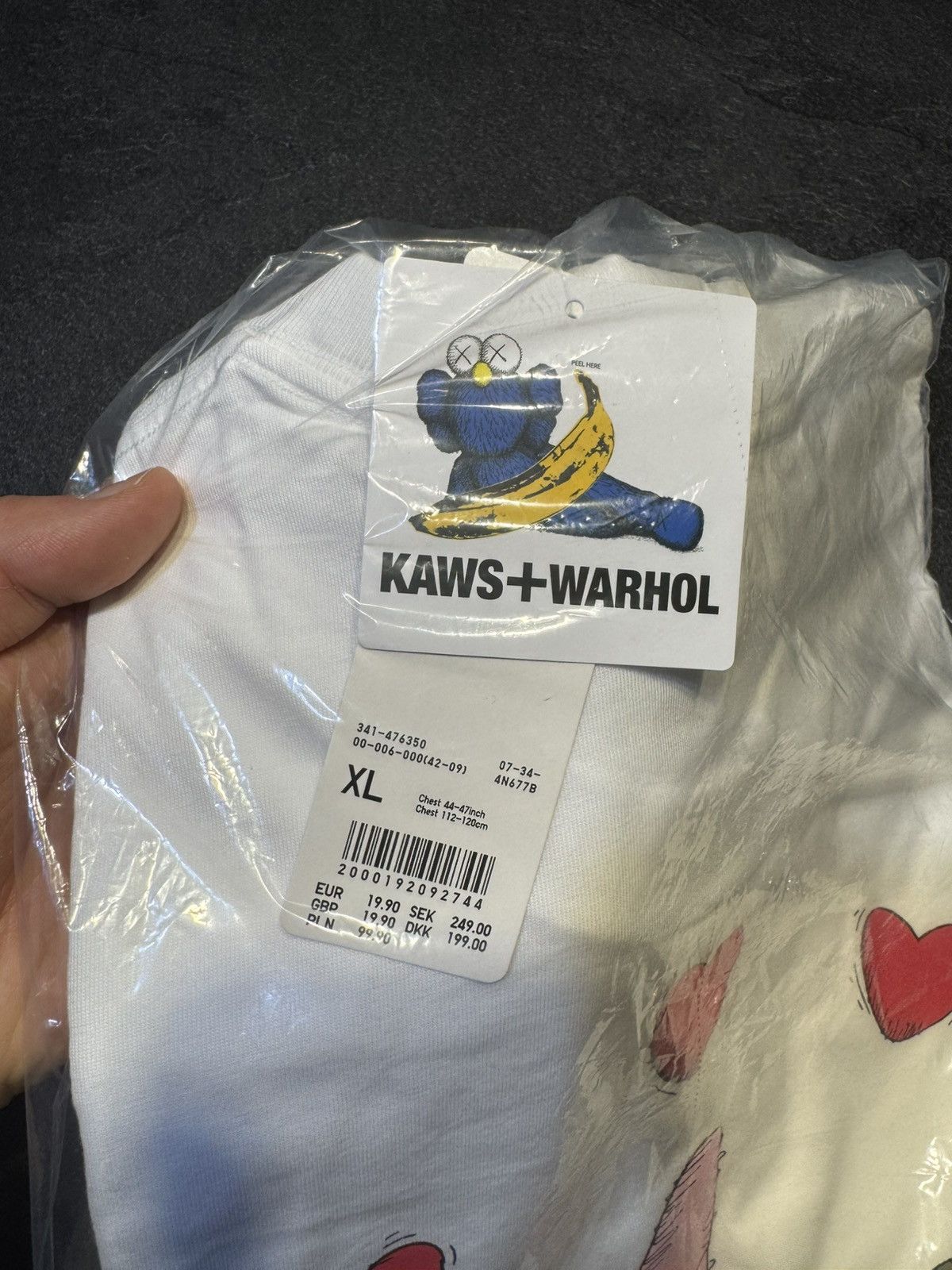 Andy Warhol × Kaws × Uniqlo Kaws x Uniqlo x Andy Warhol t-shirt Size US XL / EU 56 / 4 - 4 Thumbnail