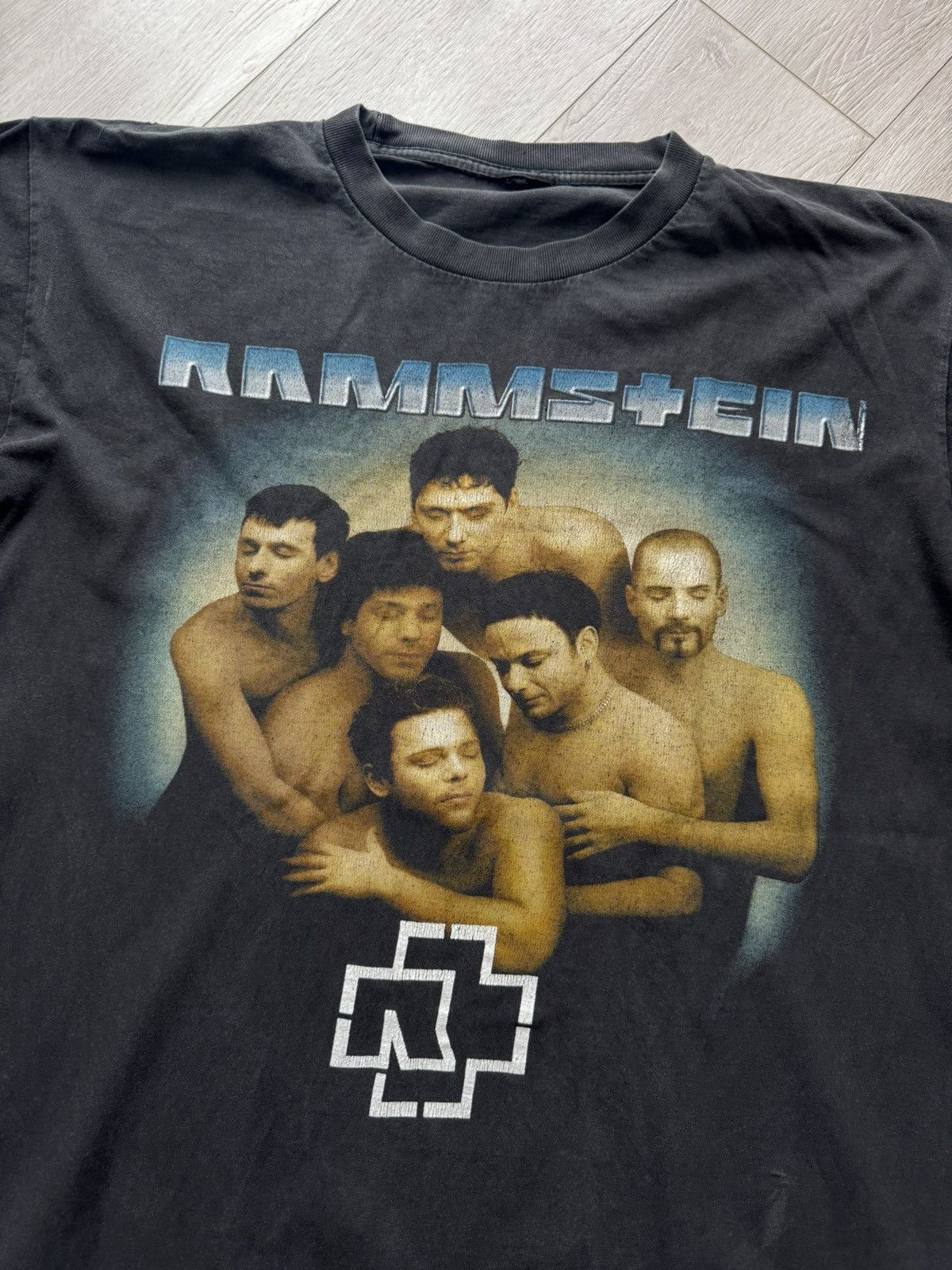 Band Tees Vintage 1995 Rammstein Herzeleid t-shirt Size US XL / EU 56 / 4 - 2 Thumbnail