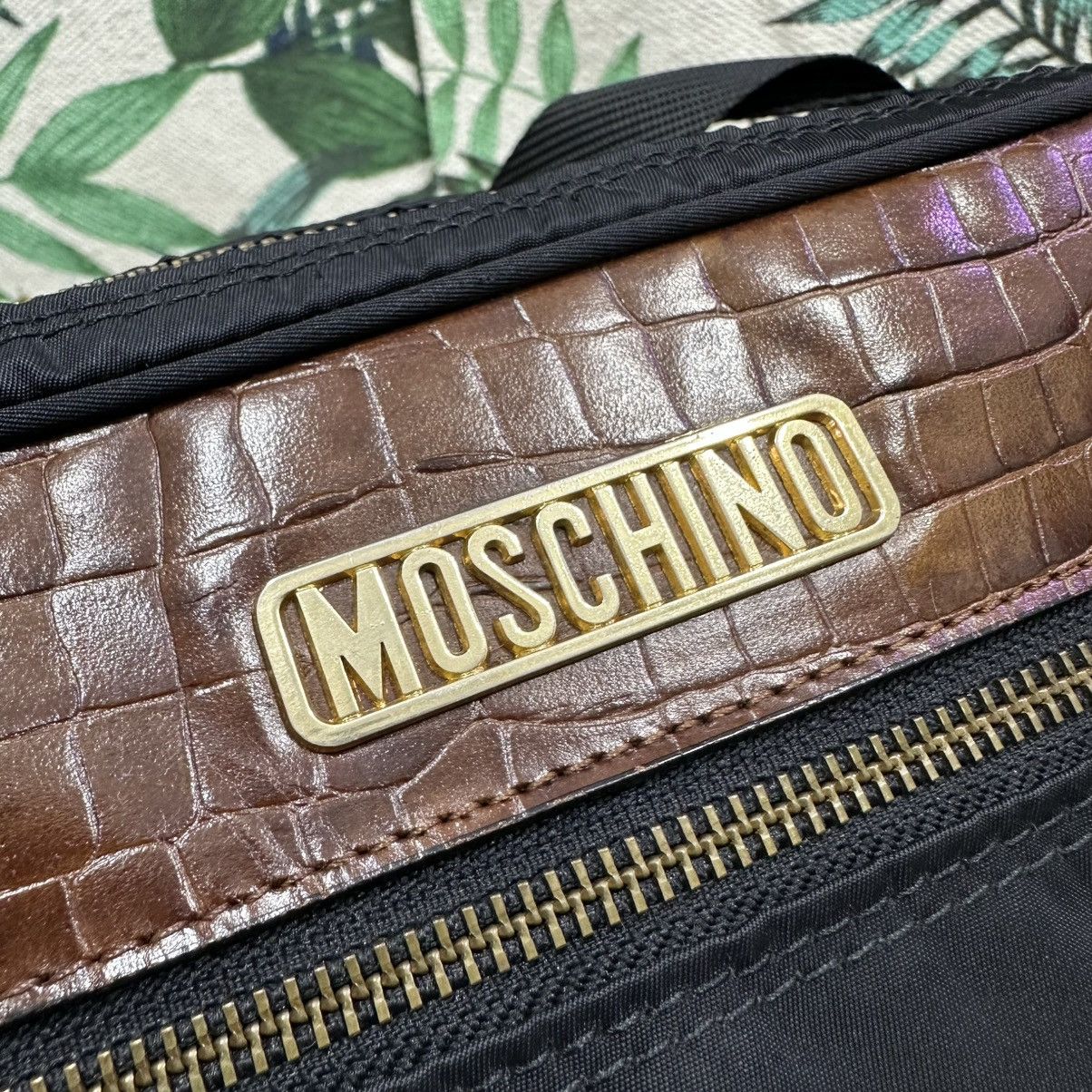 Moschino Authentic MOSCHINO Vtg. Nylon Crocs Embossed Crossbody Size ONE SIZE - 3 Thumbnail
