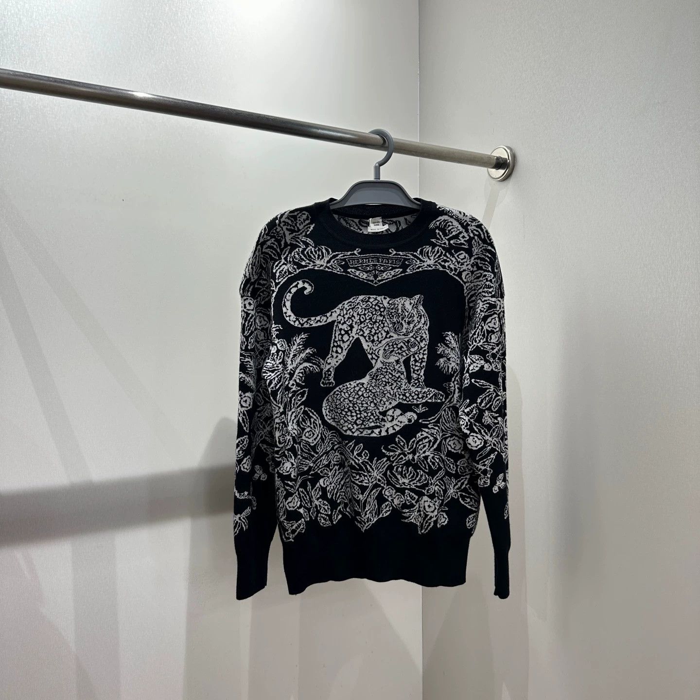 Hermes Hermes mar218 Jungle Leopard Cashmere Sweater 36 Size XS / US 0-2 / IT 36-38 - 1 Thumbnail