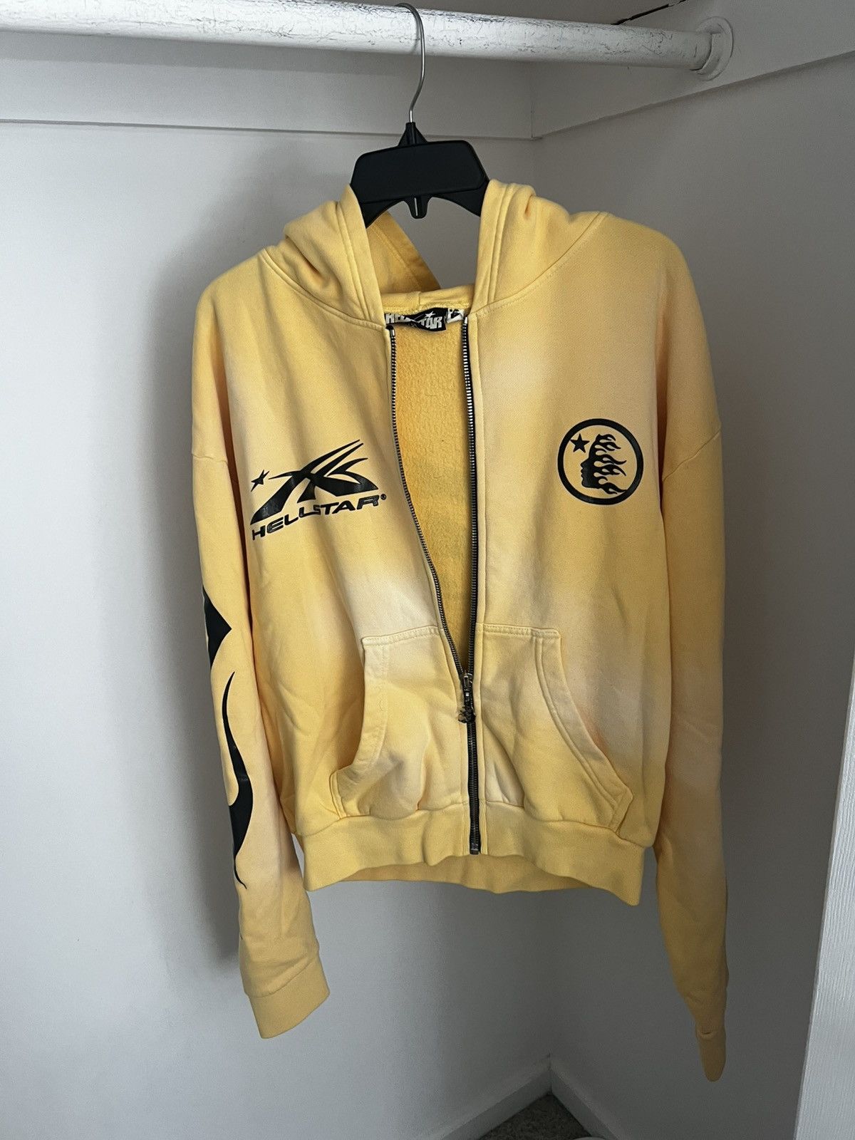 HELLSTAR SPORTS パーカー Zip-Up Yellow○関送無料○ HELLSTAR Hellstar sports zip up hoodie (yellow) | Grailed
