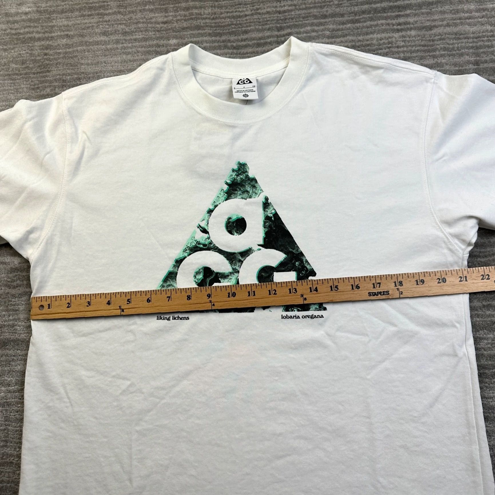 Nike Nike ACG Shirt Mens Small White Green Casual Graphic Hiking Size US S / EU 44-46 / 1 - 6 Thumbnail