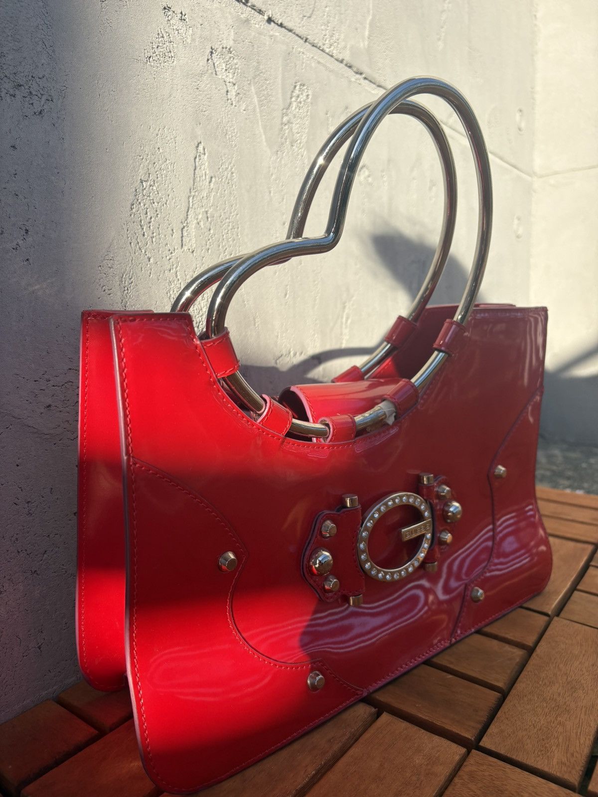 Guess Guess Vintage Red Patent Heart Handle Bag – Y2K Size ONE SIZE - 12 Thumbnail