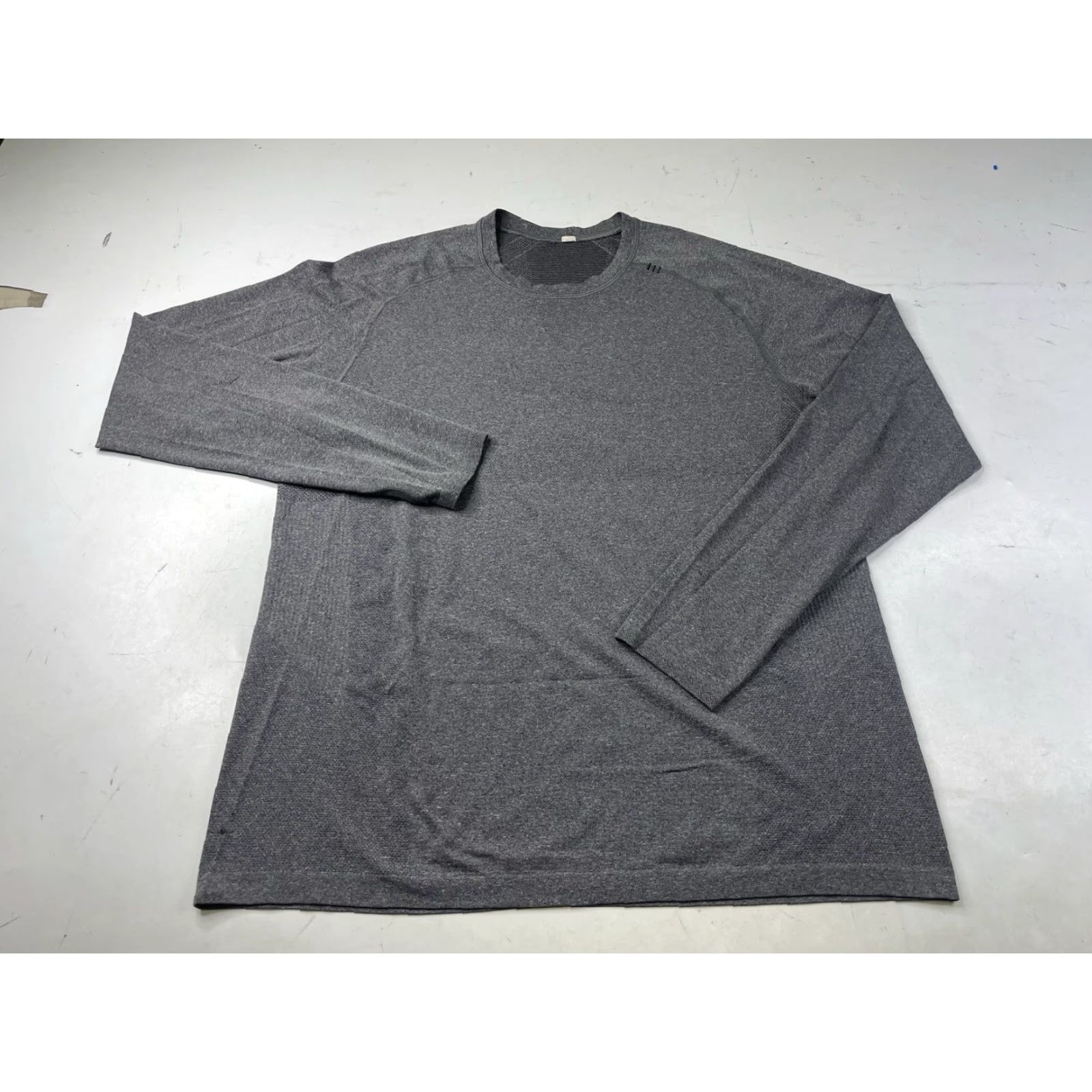 Lululemon Lululemon Metal Vent Tech Shirt Mens XL Gray Long Sleeve Running Yoga Cross Training Athletic T-Shirt Vent Tech Logo Quick Dry Lightweight Stretch Size US XL / EU 56 / 4 - 2 Thumbnail