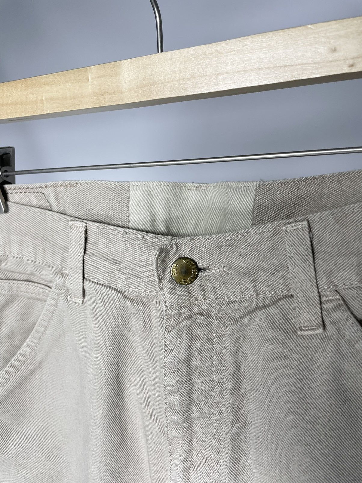 Levi's Vintage Clothing Levi’s 673 90s Vintage Beige Work Wear Carpenter Pants Jeans Size US 32 / EU 48 - 12 Thumbnail