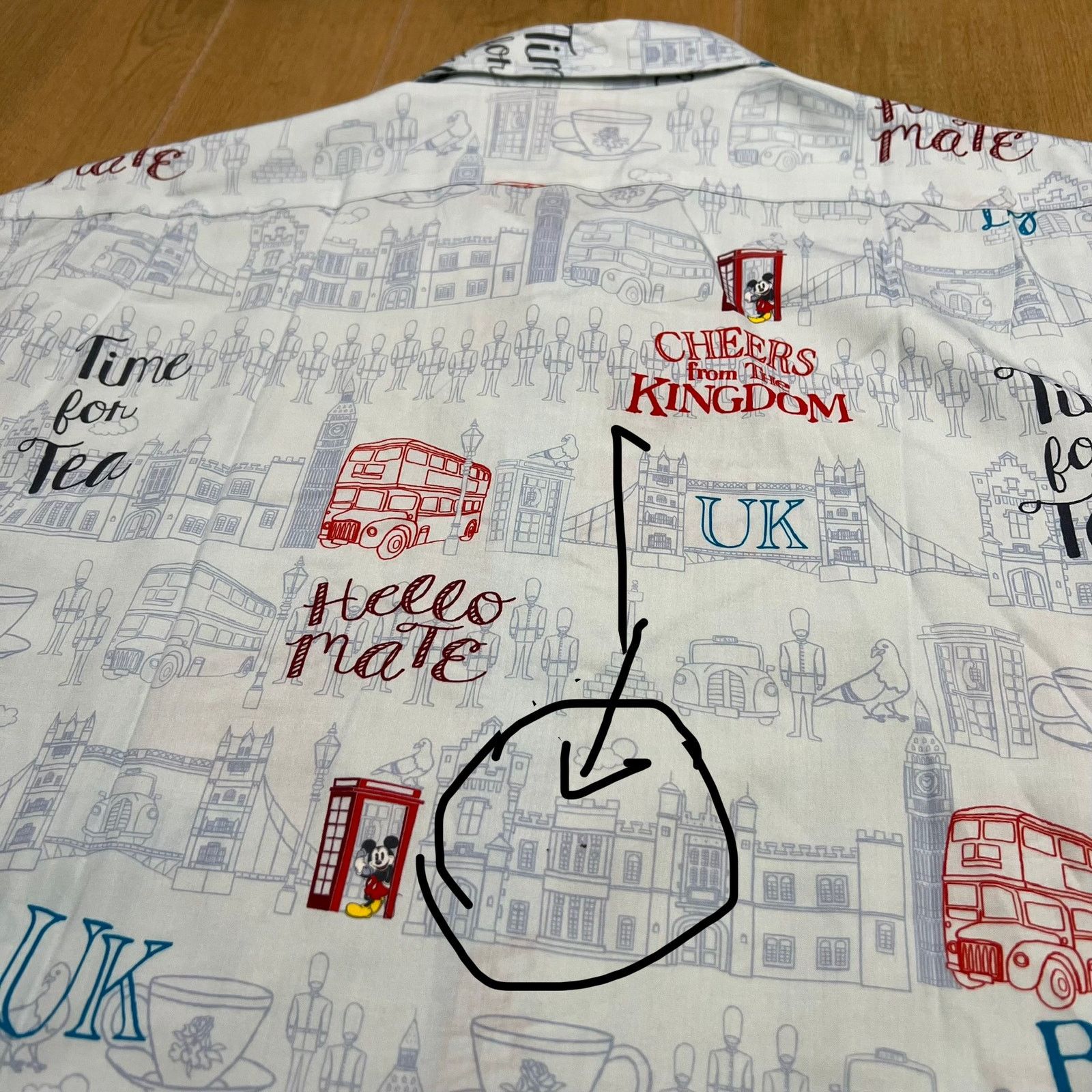 Disney Disney Parks London Mickey Phone Booth Shirt XXL England Size US XXL / EU 58 / 5 - 8 Thumbnail