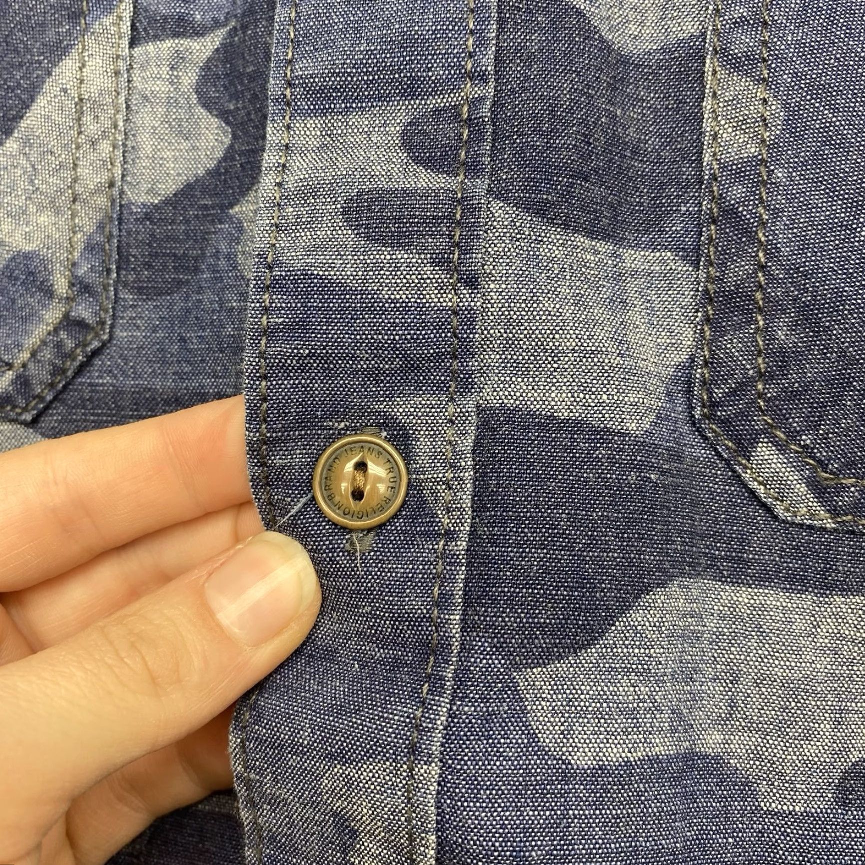 True Religion True Religion Shirt Mens Large Blue Camo Long Sleeve Button Up AOP Western 2000s Size US L / EU 52-54 / 3 - 7 Thumbnail