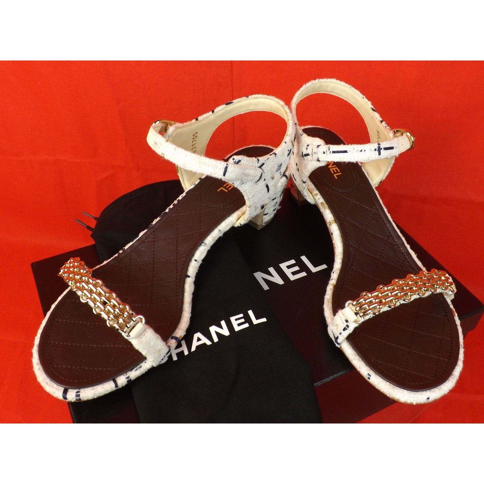 Chanel CHANEL WHITE TWEED GOLD CHAIN CC PEARLS SANDALS PUMPS 38.5 Size US 8.5 / IT 38.5 - 9 Thumbnail