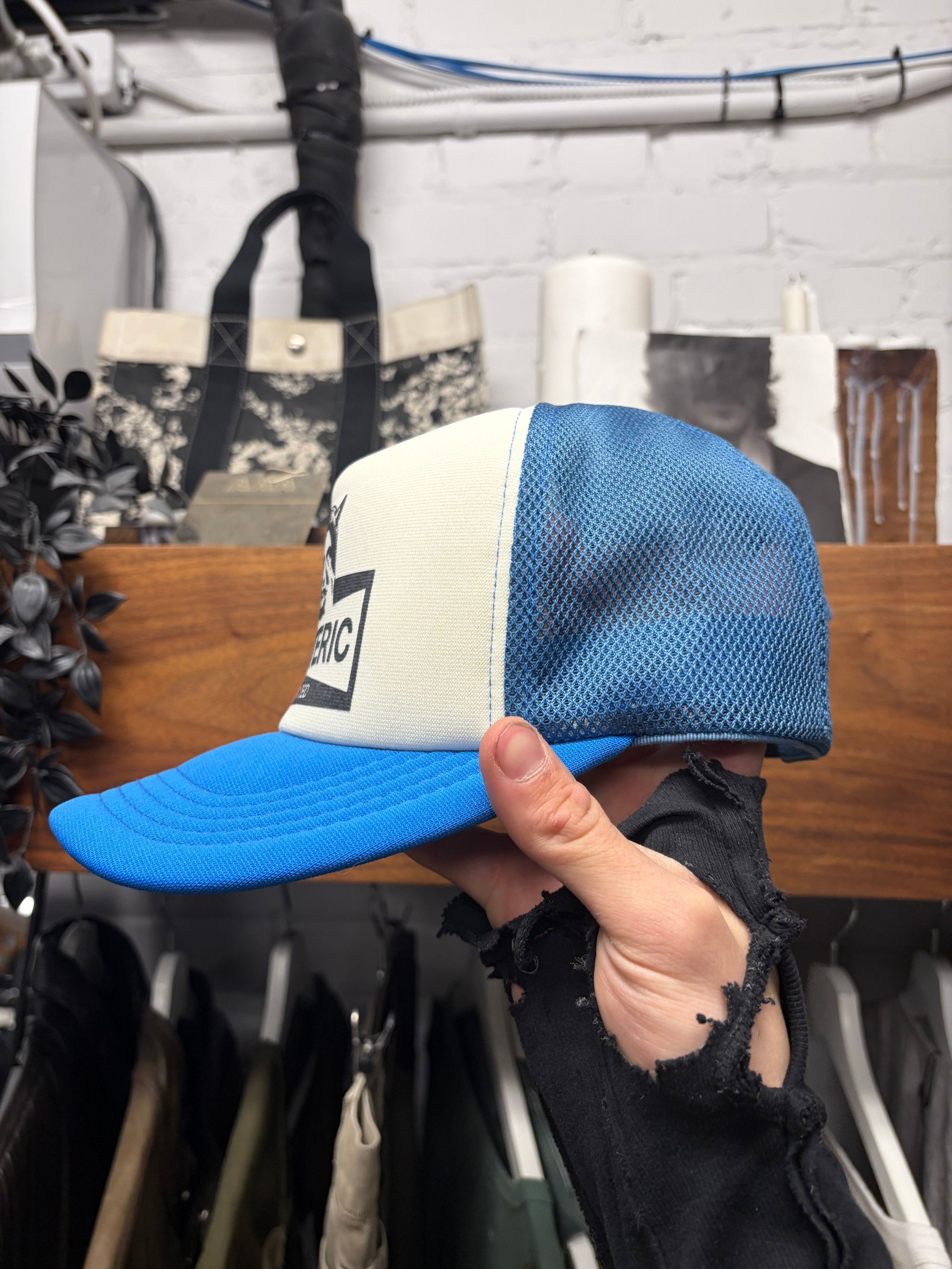 Hysteric Glamour Hysteric Glamour ‘See No Evil’ Blue/White Trucker Hat Size ONE SIZE - 3 Thumbnail