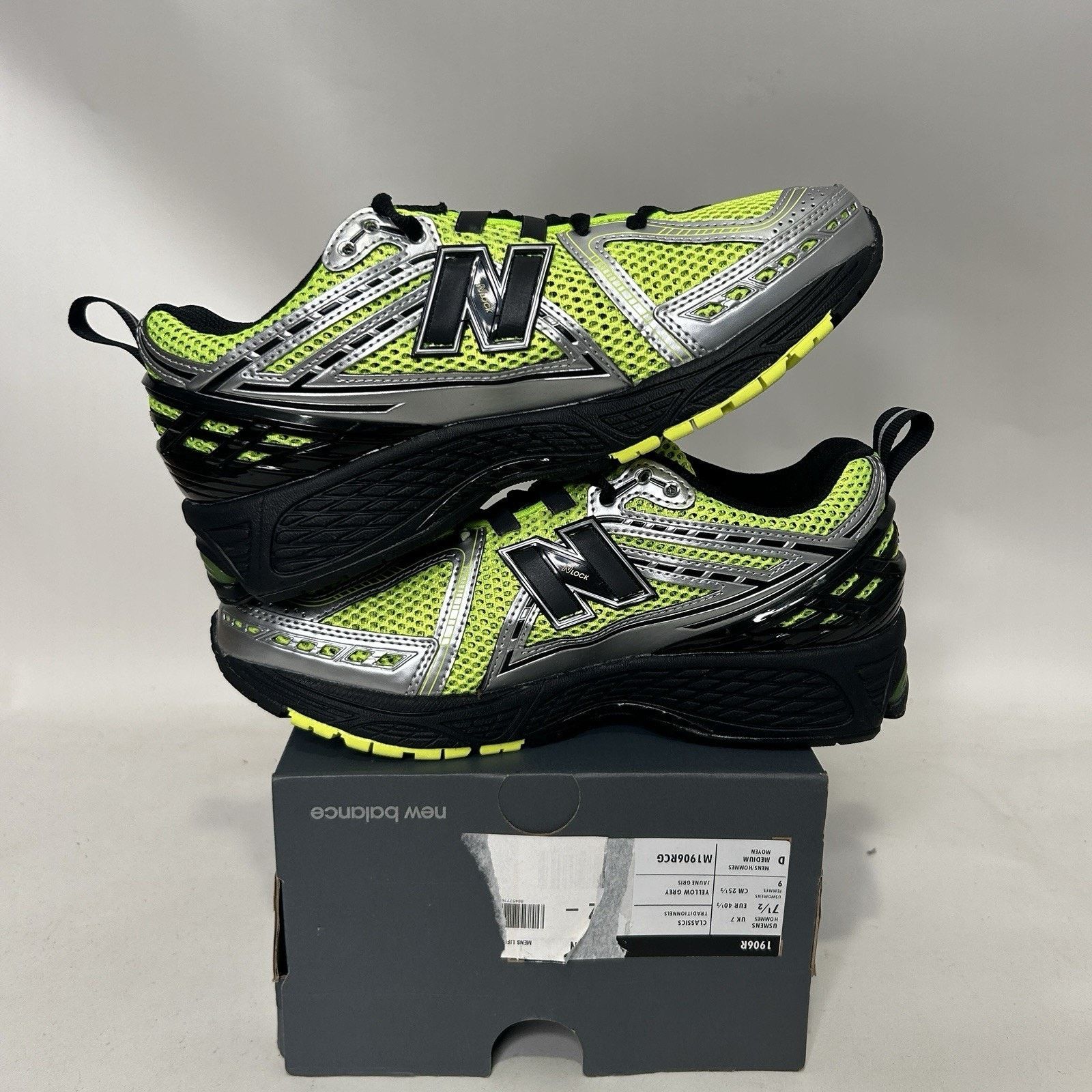 New Balance New Balance 1906R “Volt Black Silver” M1906RCG Size US 9 / IT 39 - 3 Thumbnail